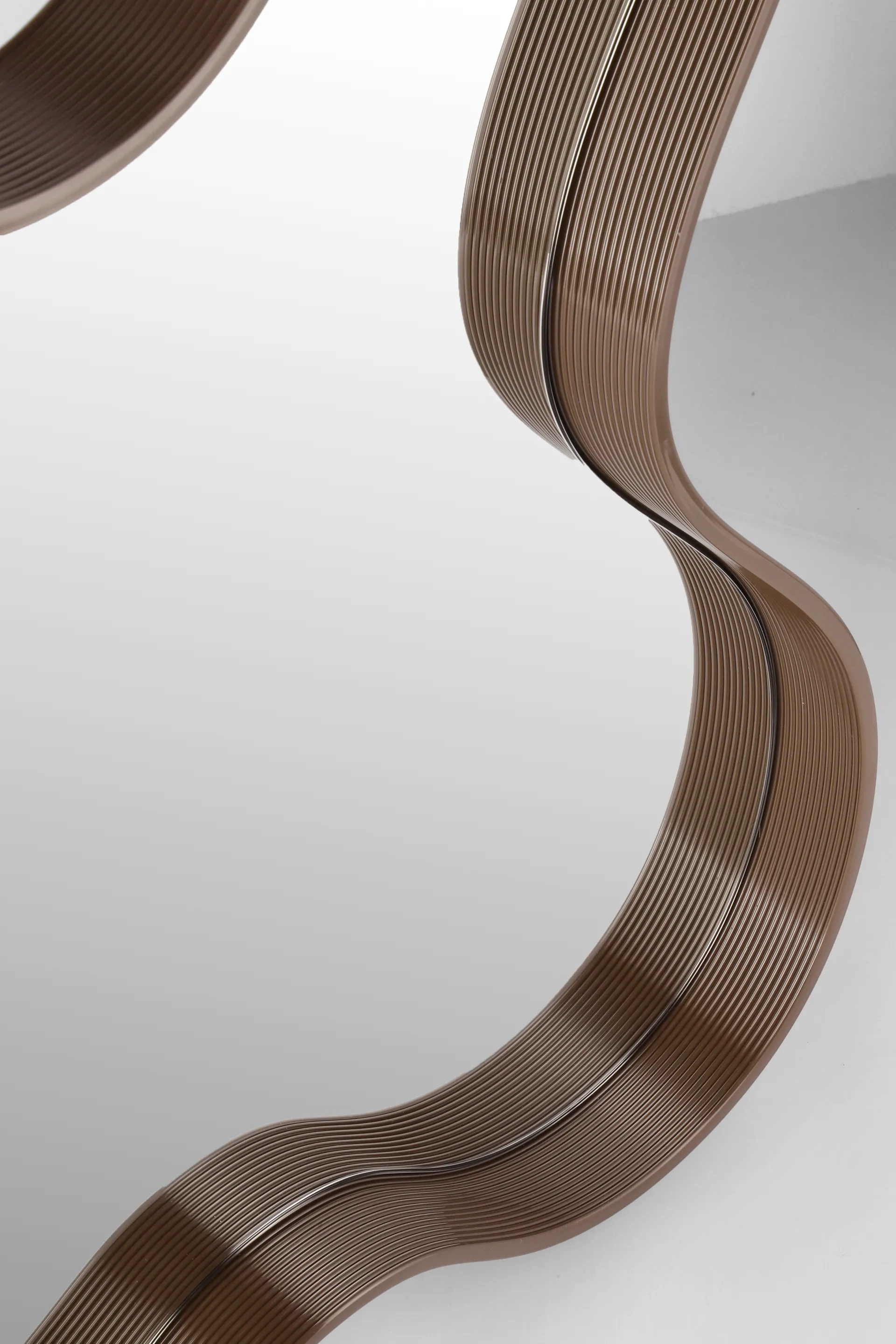 Pebble spegel small 56x76 cm, Chocolate Ekbacken Studios