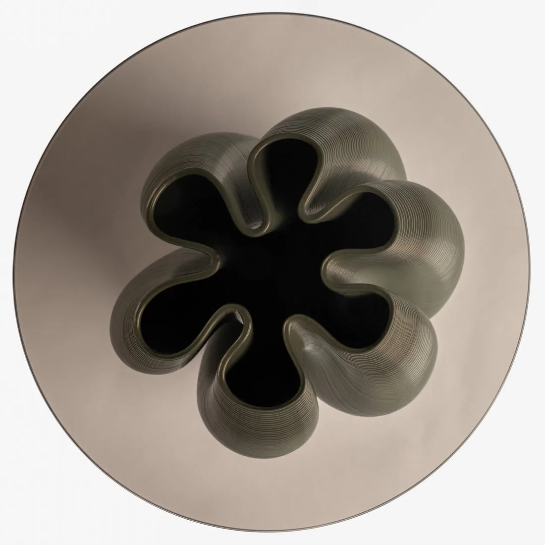 Water lily sidobord Ø50 cm, Olive Ekbacken Studios