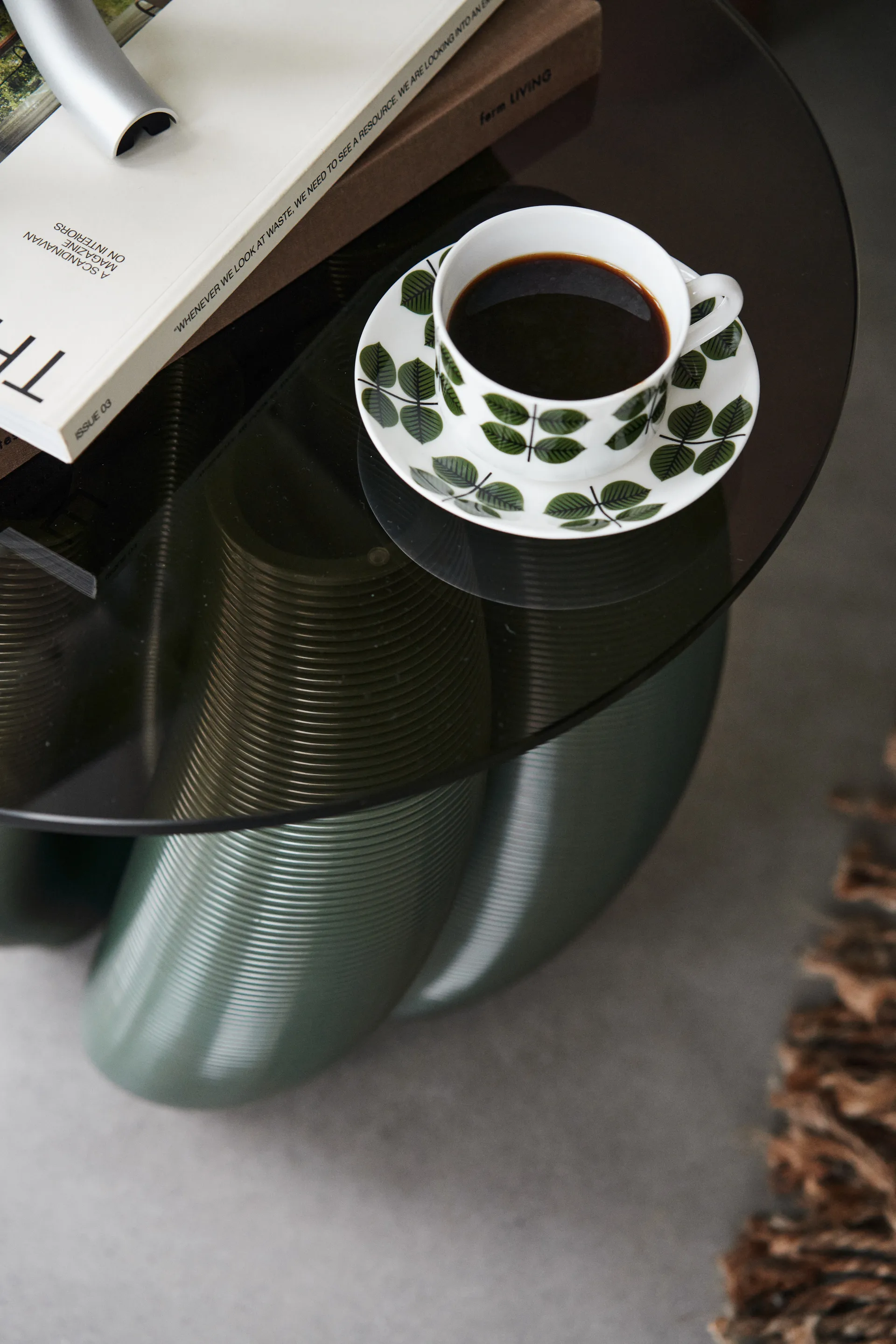 Water lily sidobord Ø50 cm, Olive Ekbacken Studios