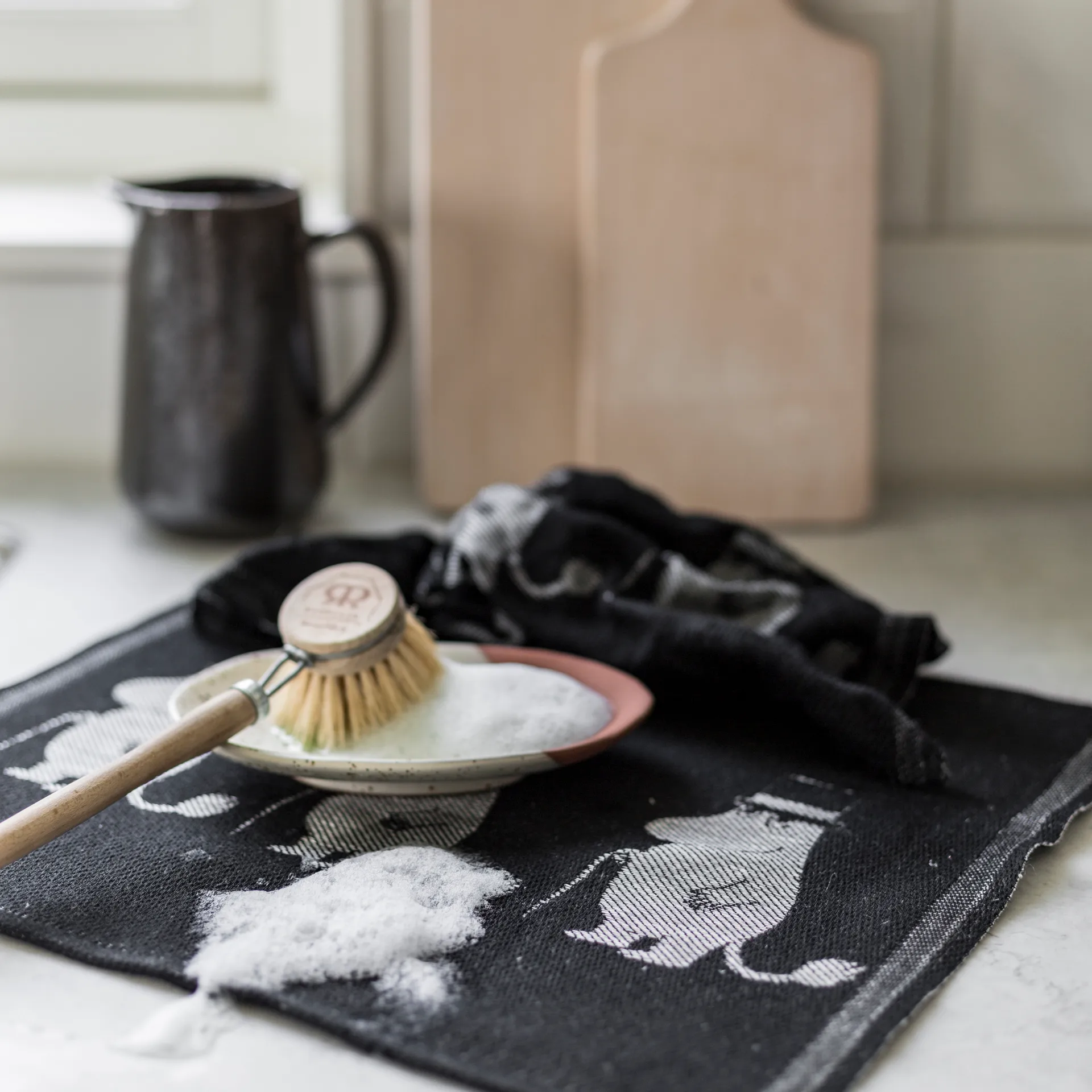 Moominpappa diskduk 28x35 cm, Svart Ekelund Linneväveri