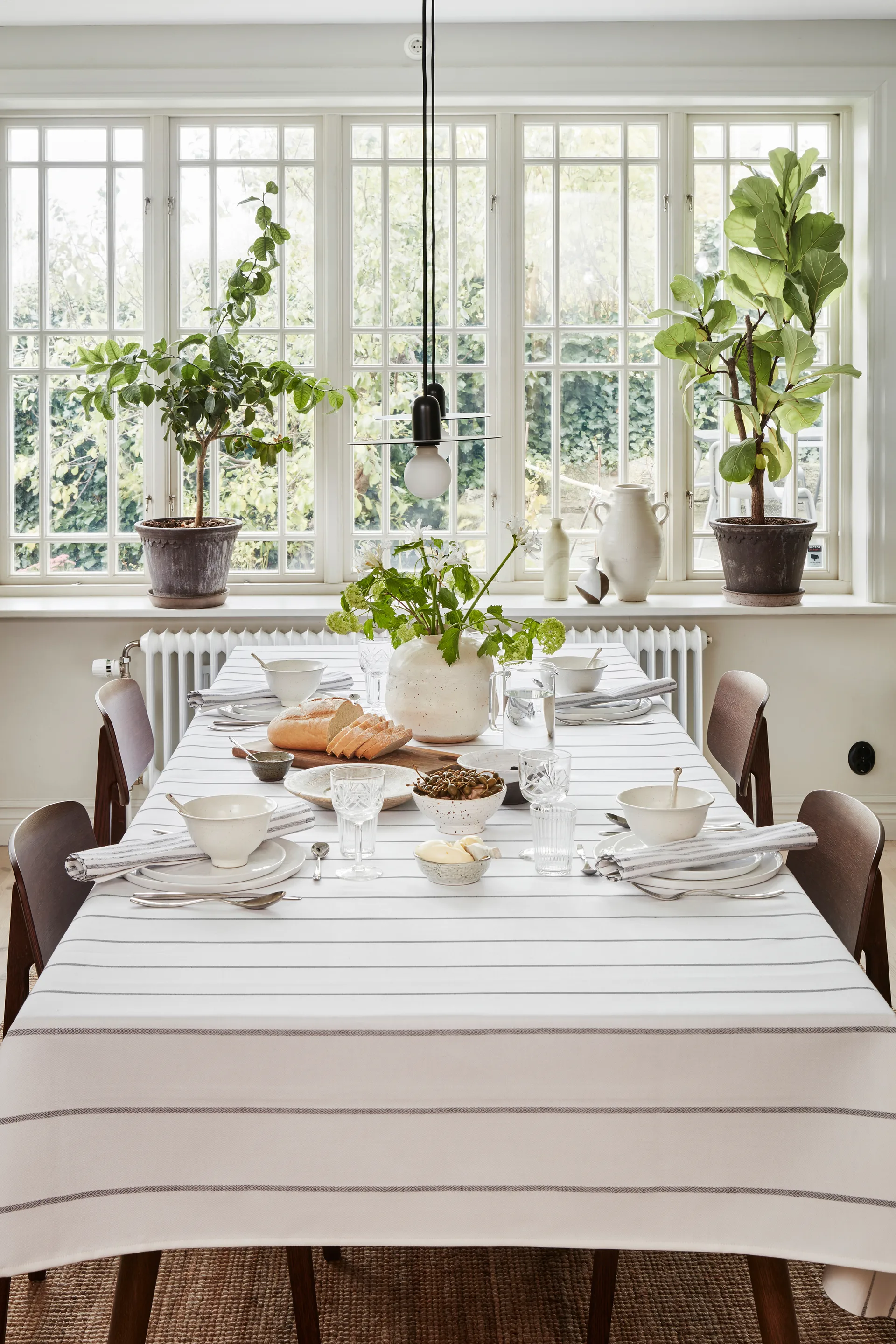 Tvärs bordsduk grå, 150x210 cm Ekelund Linneväveri