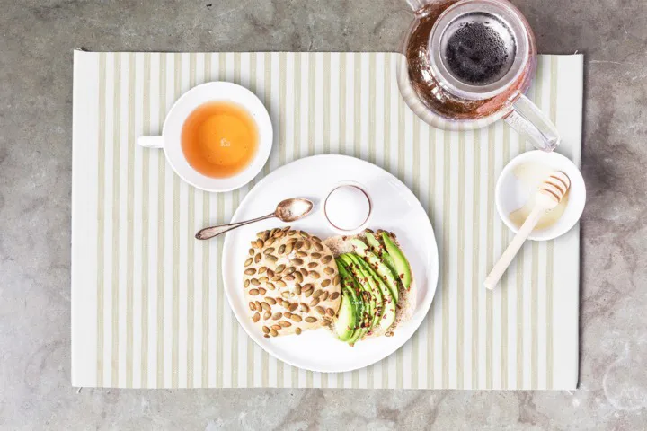 Tvärs bordstablett 35x48 cm, Oblekt Ekelund Linneväveri