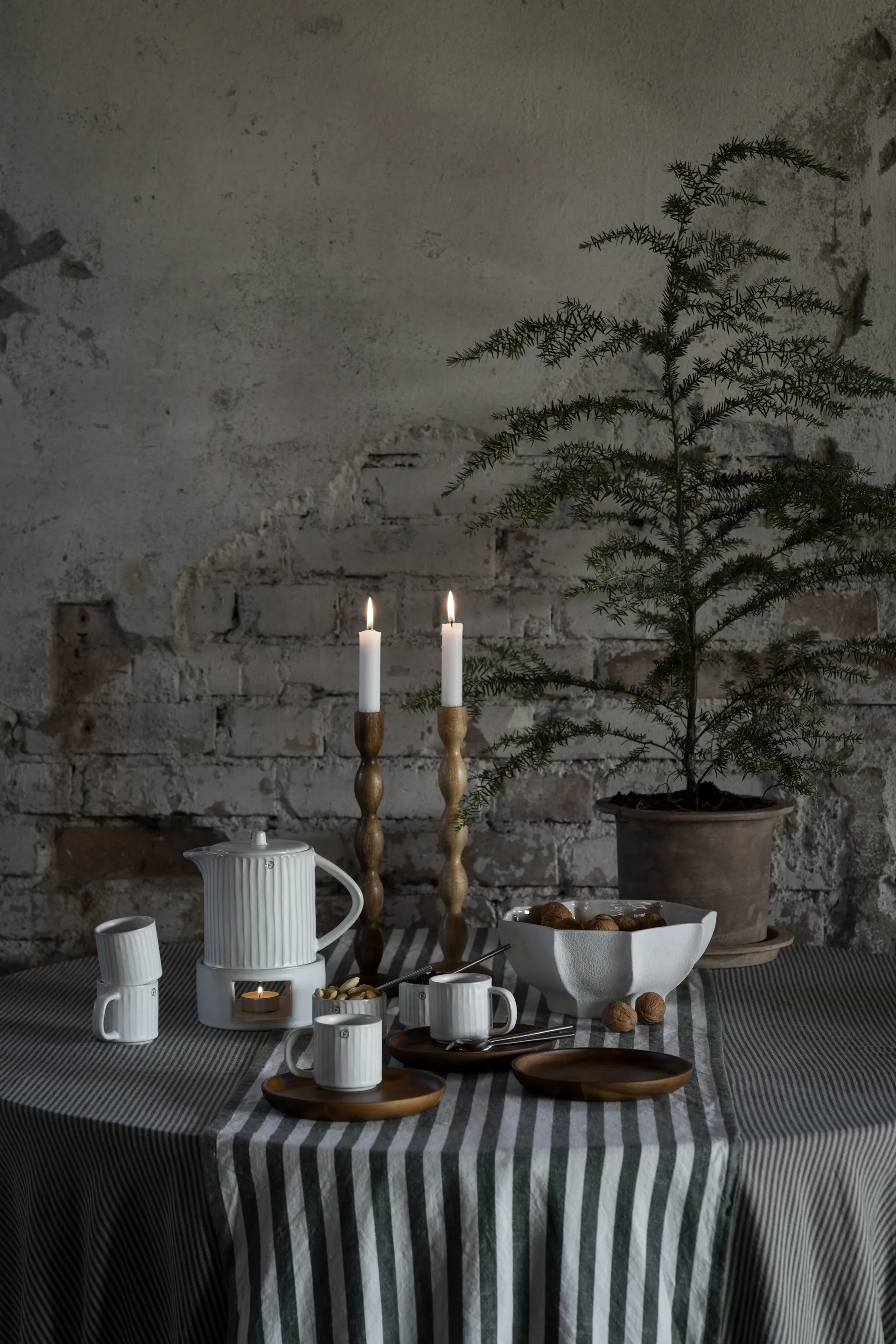 Ernst bordsduk smala ränder 145x300 cm, Grön-beige ERNST