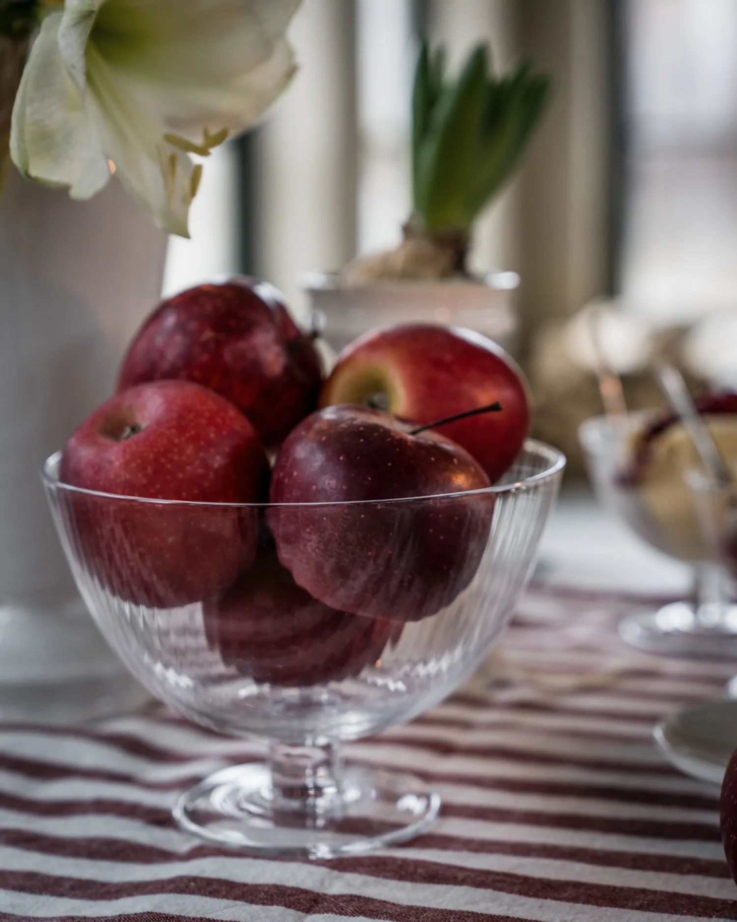 Ernst glasskål på fot, Ø16,5 cm ERNST