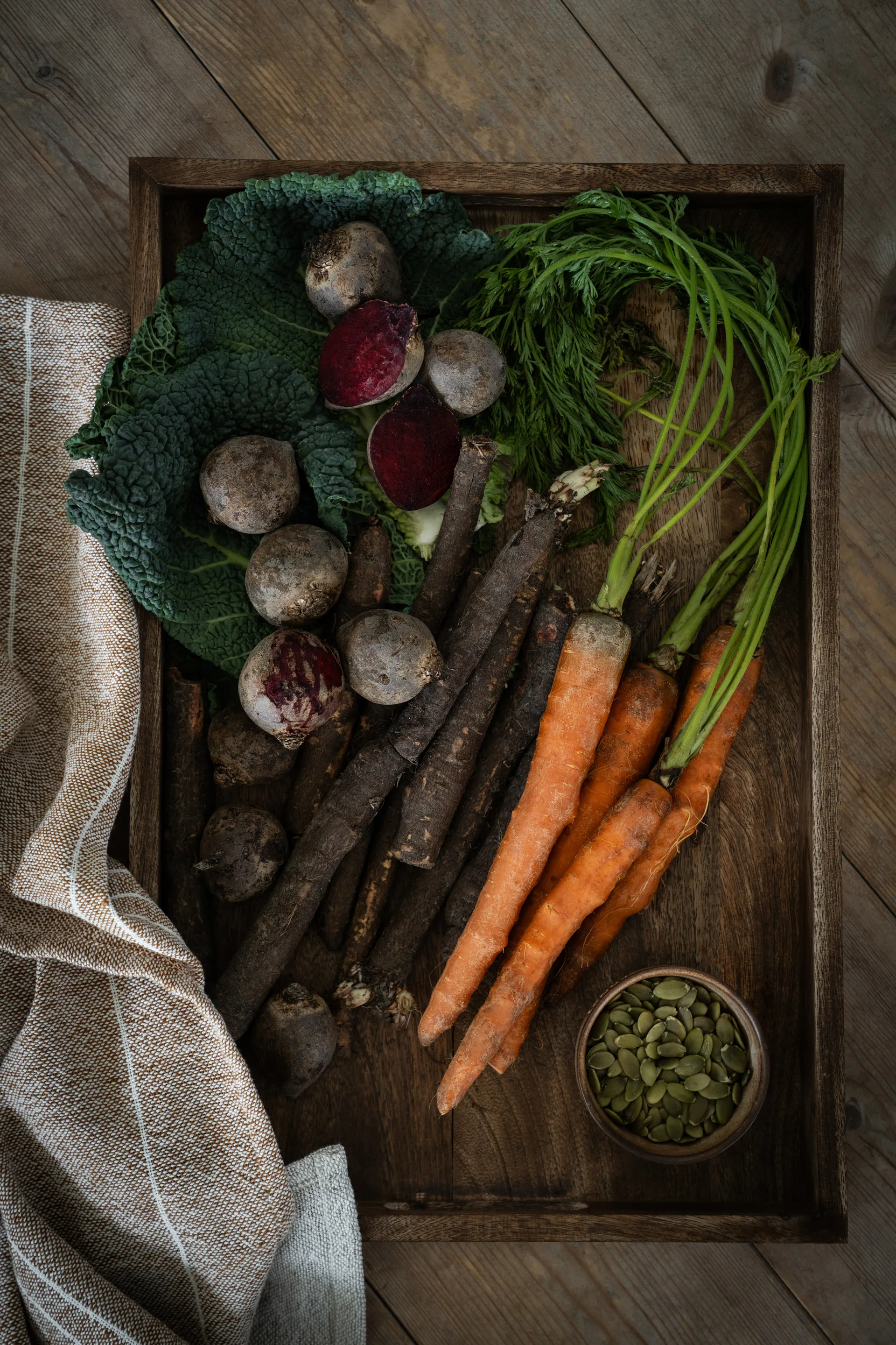 Ernst serveringsbricka 30x45 cm, Mörkbrun ERNST