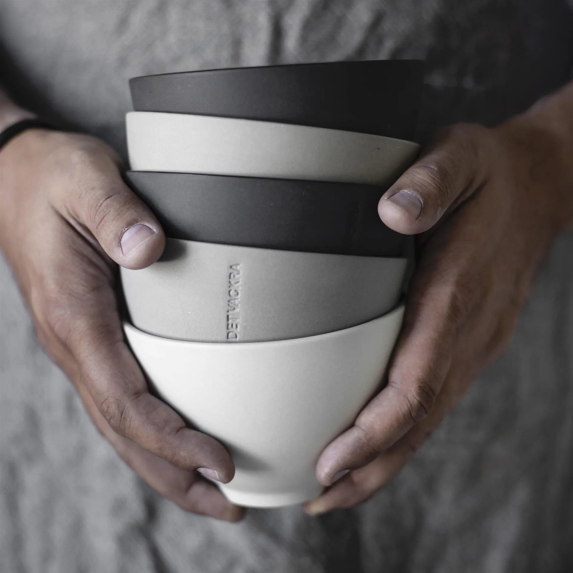 ERNST skål med citat, mörkgrå ERNST