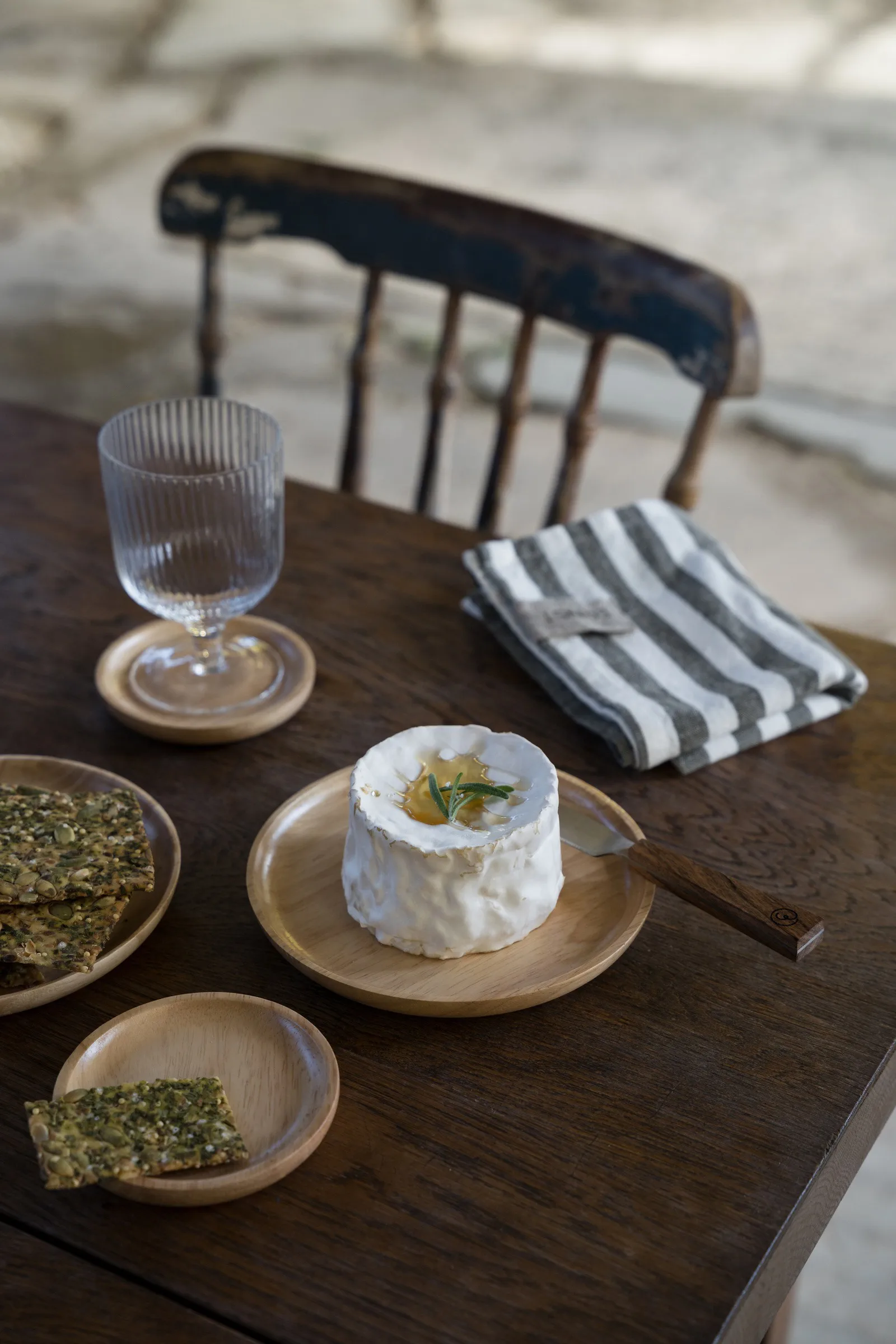 Ernst träbricka, Gummiträ, Ø10 cm ERNST