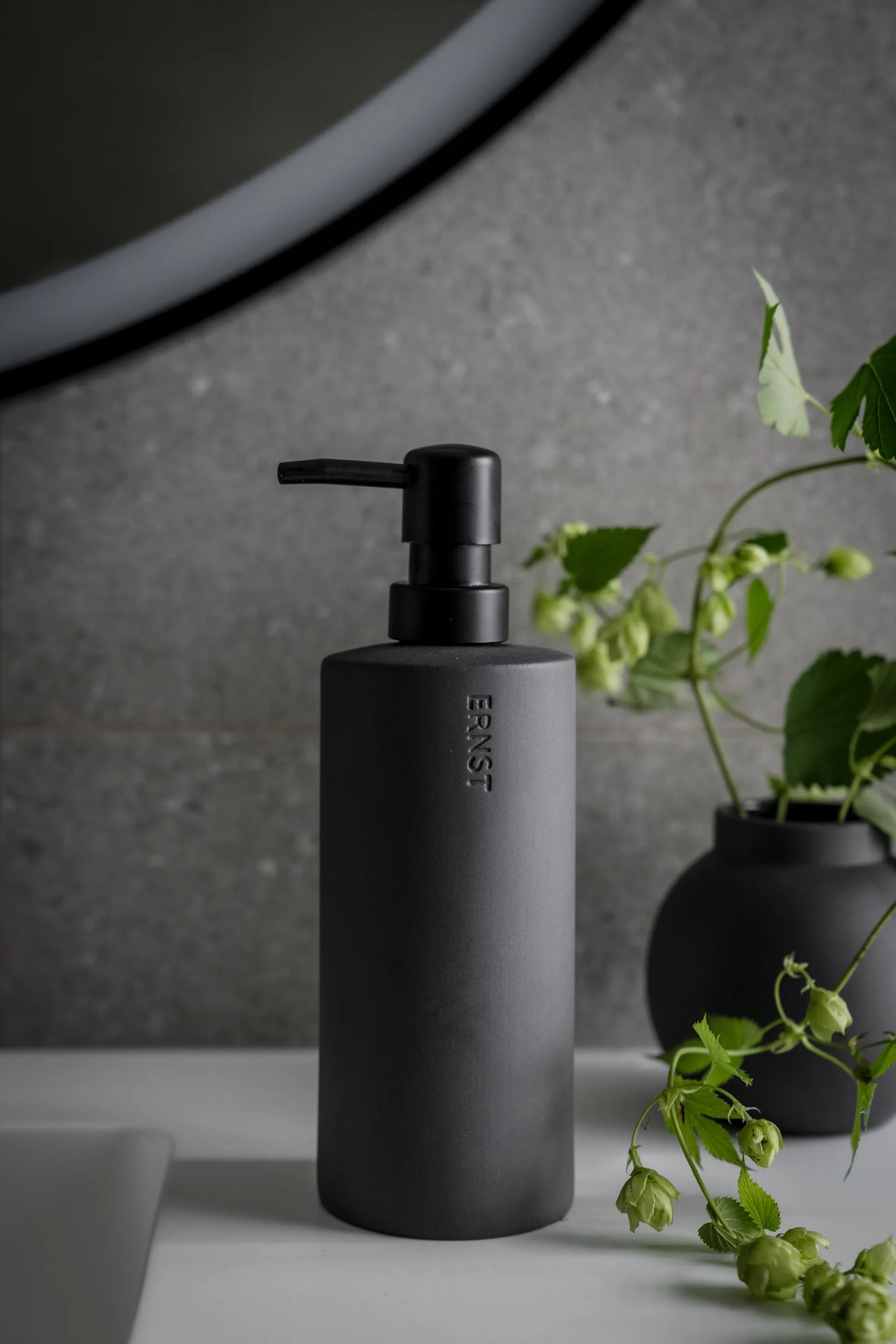 Ernst tvålpump 50 cl, Mörkgrå ERNST
