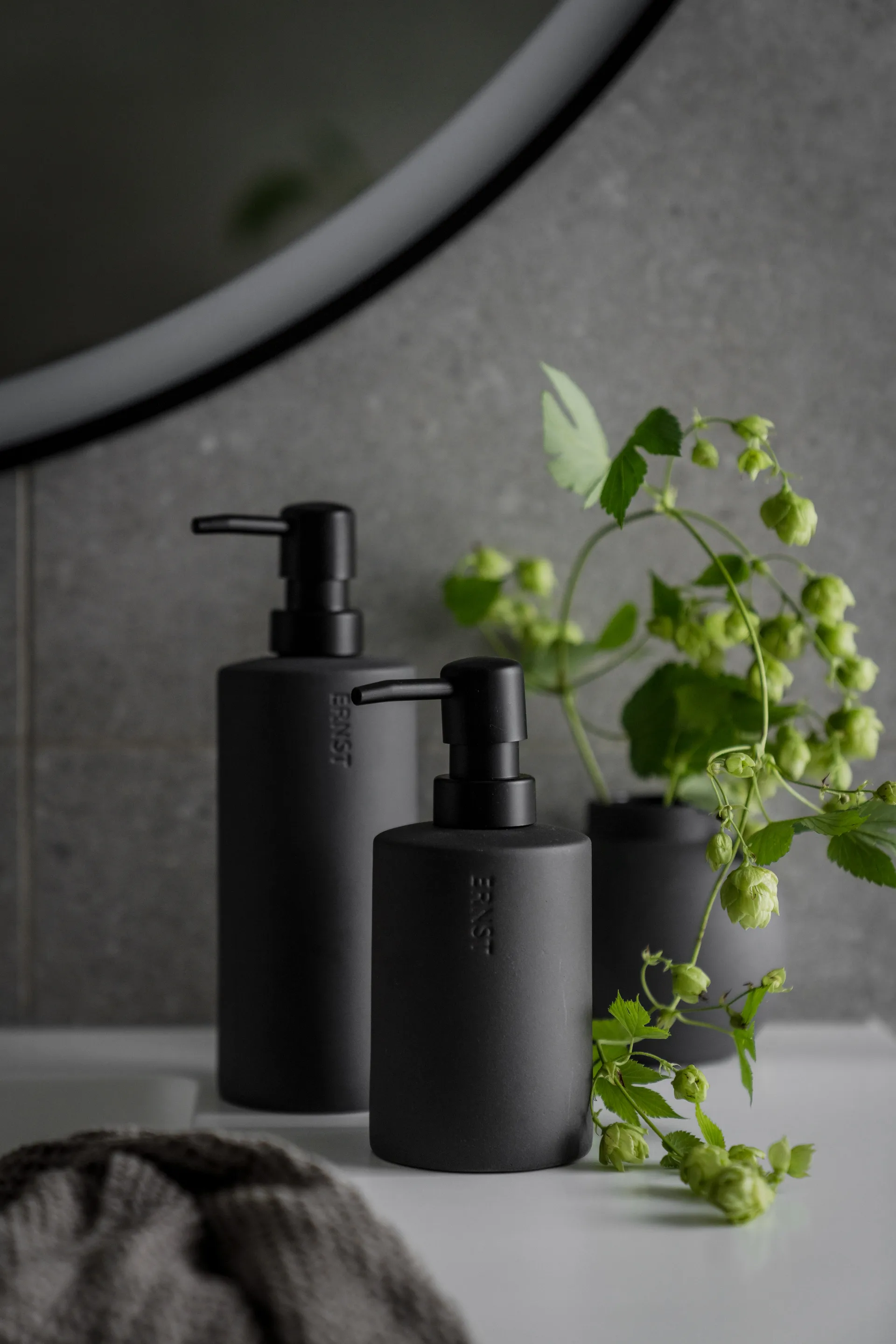 Ernst tvålpump 50 cl, Mörkgrå ERNST