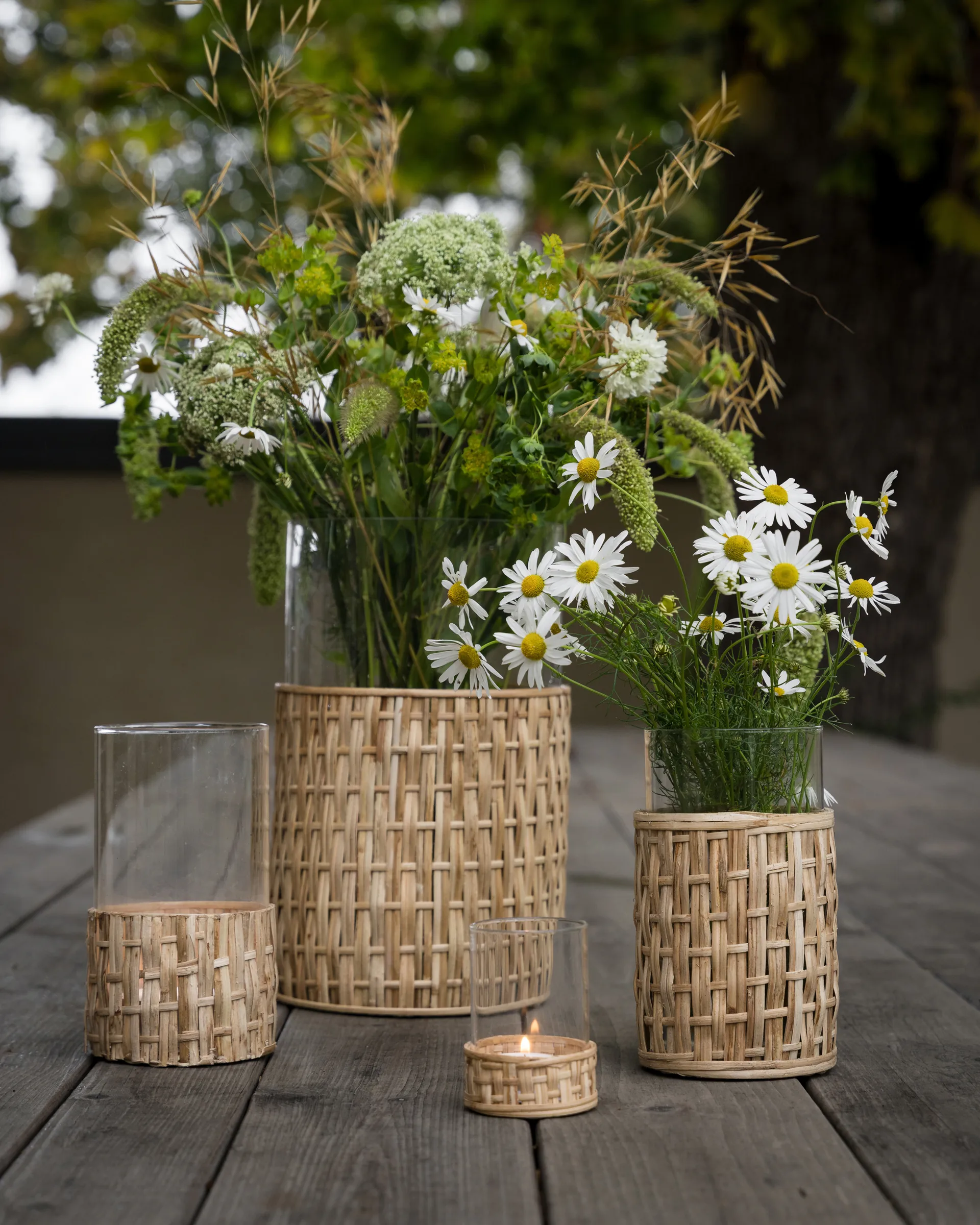 Ernst vas/ljuslykta i korg, Natur, Ø10x18 cm ERNST