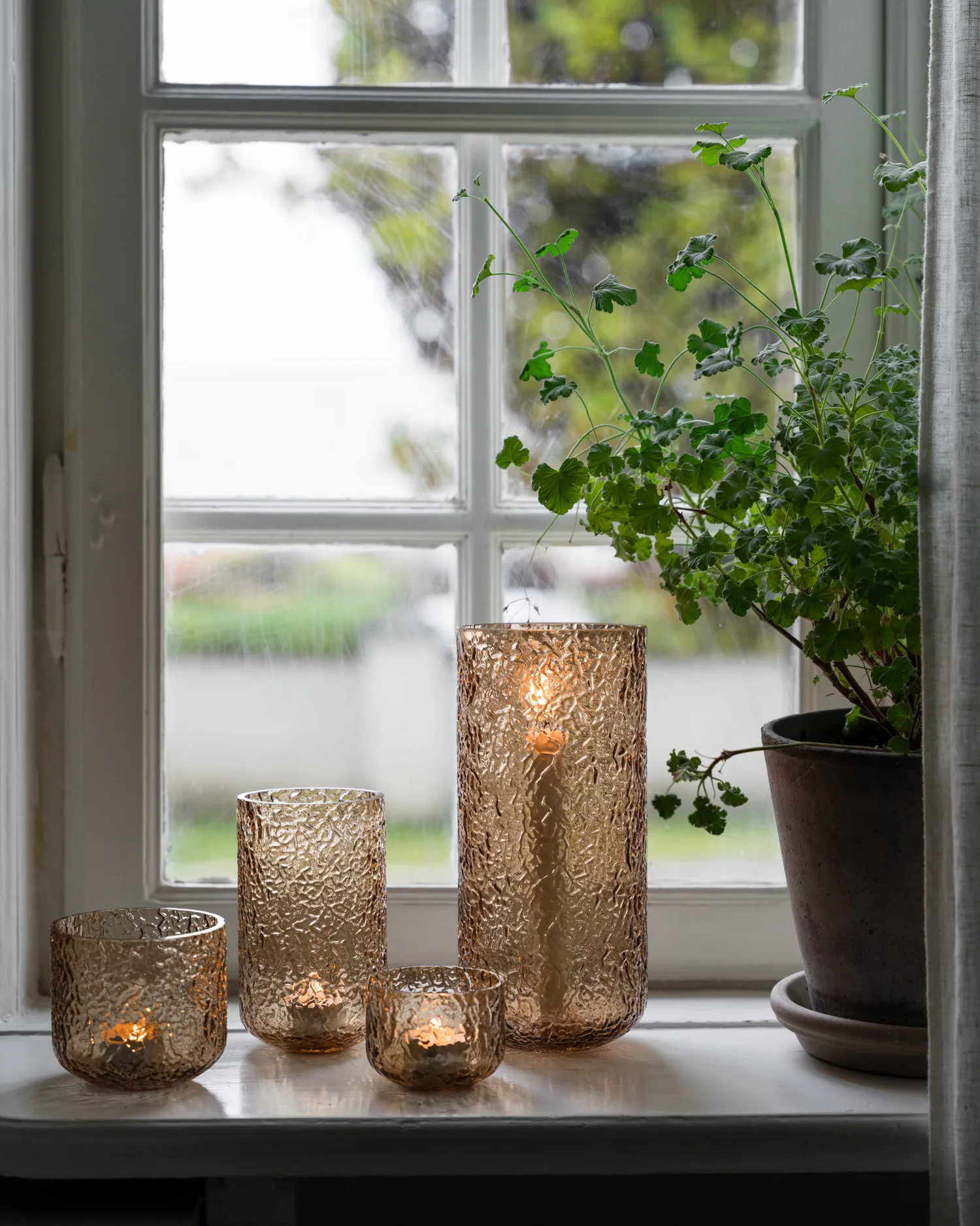 Ernst vas/ljuslykta mönstrad, Bärnsten, Ø9x15 cm ERNST