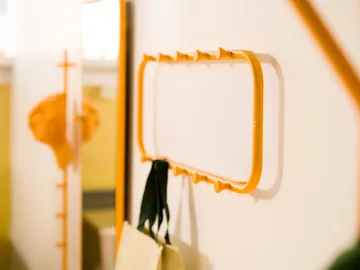 Classic klädhängare 100 cm - Sun yellow - Essem Design