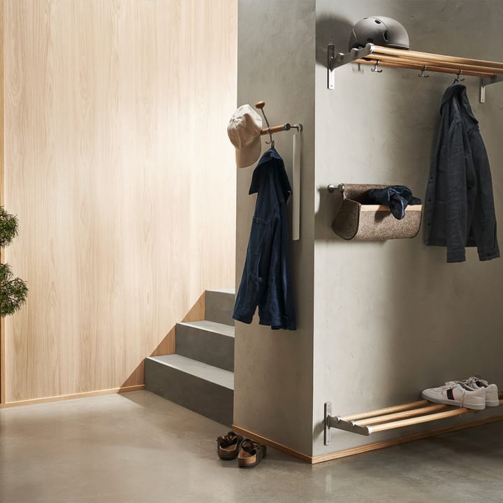 Nostalgi Sko- eller hatthylla, koppar, svart stativ Essem Design