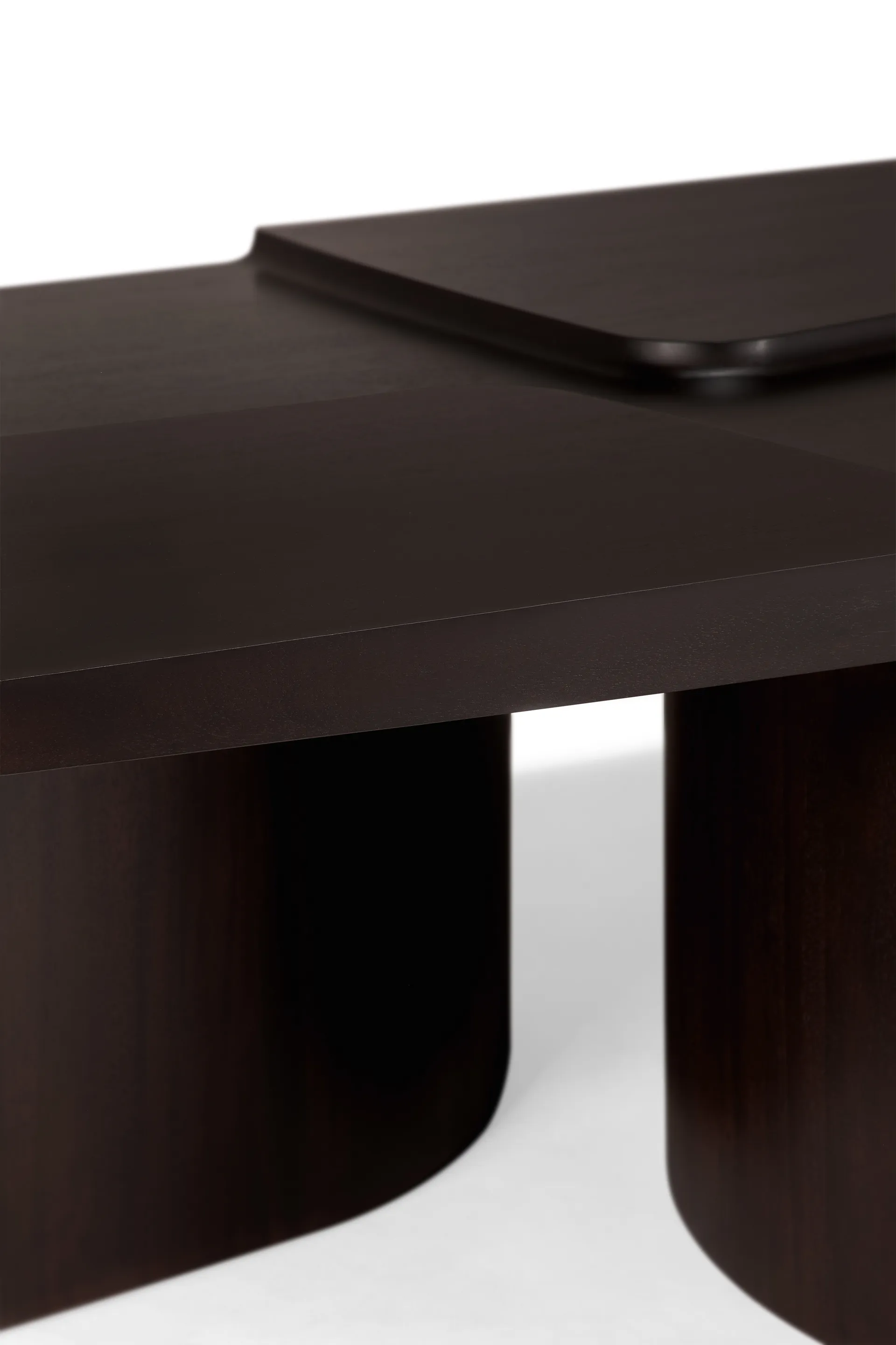 Brutalist soffbord, Rose brown mahogany, 143x75 cm Ethnicraft