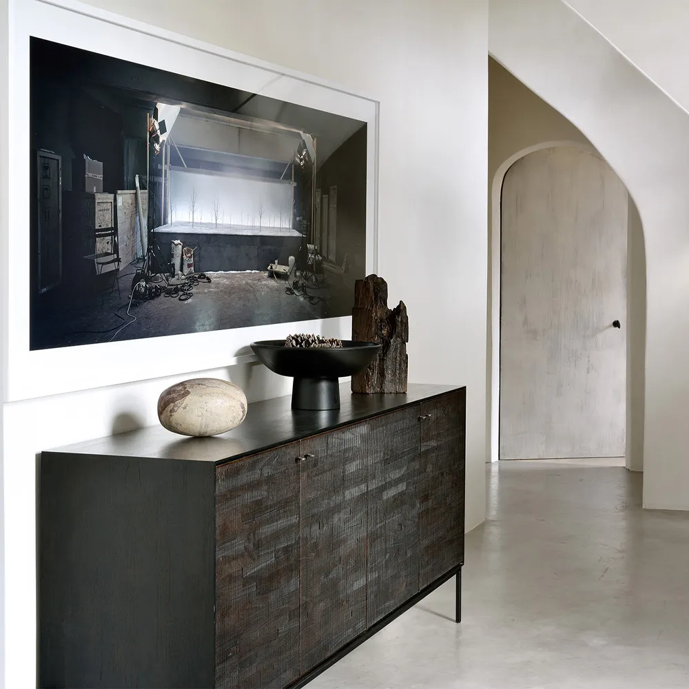 Grooves sideboard, Black 3 dörrar Ethnicraft