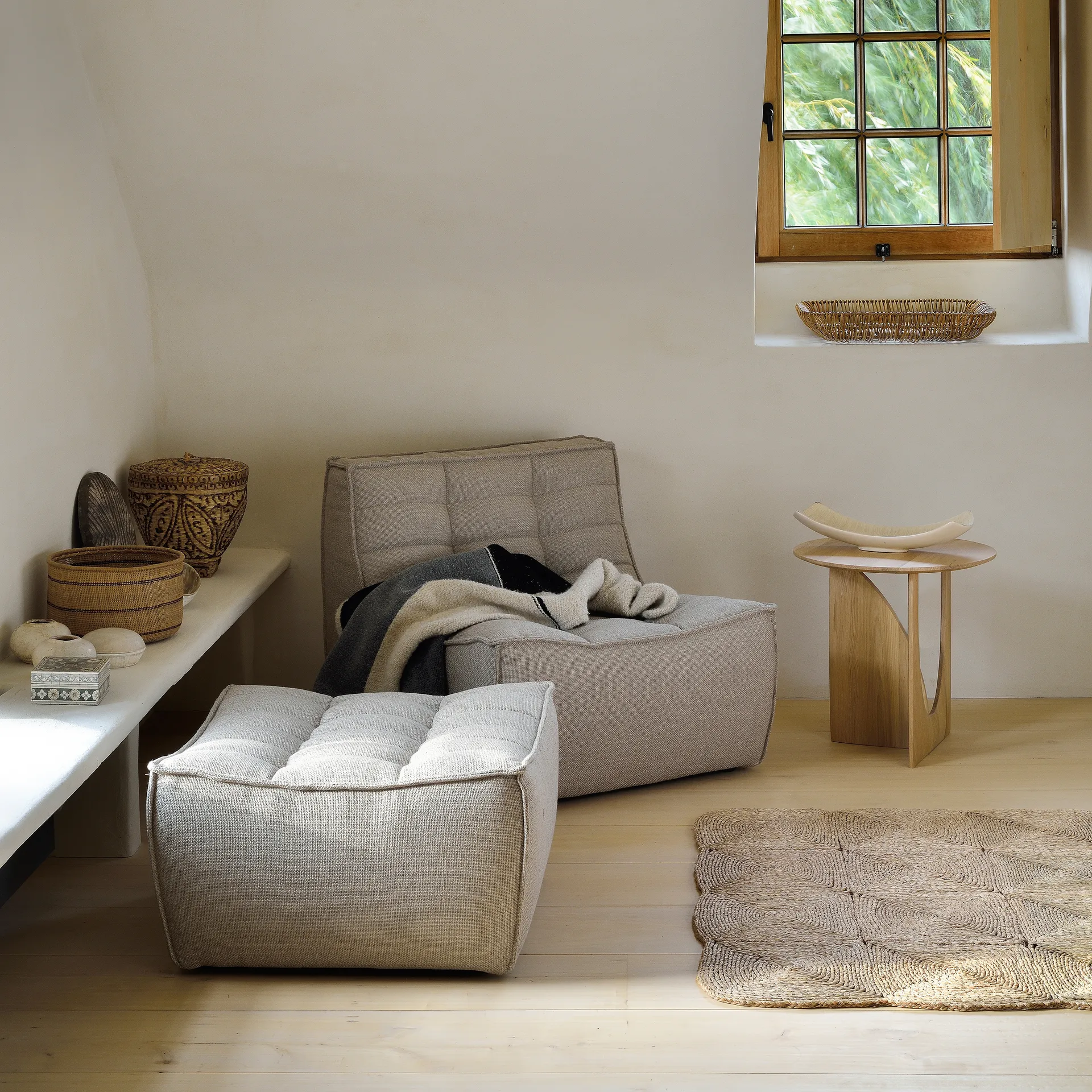 N701 fåtölj, Tyg beige Ethnicraft