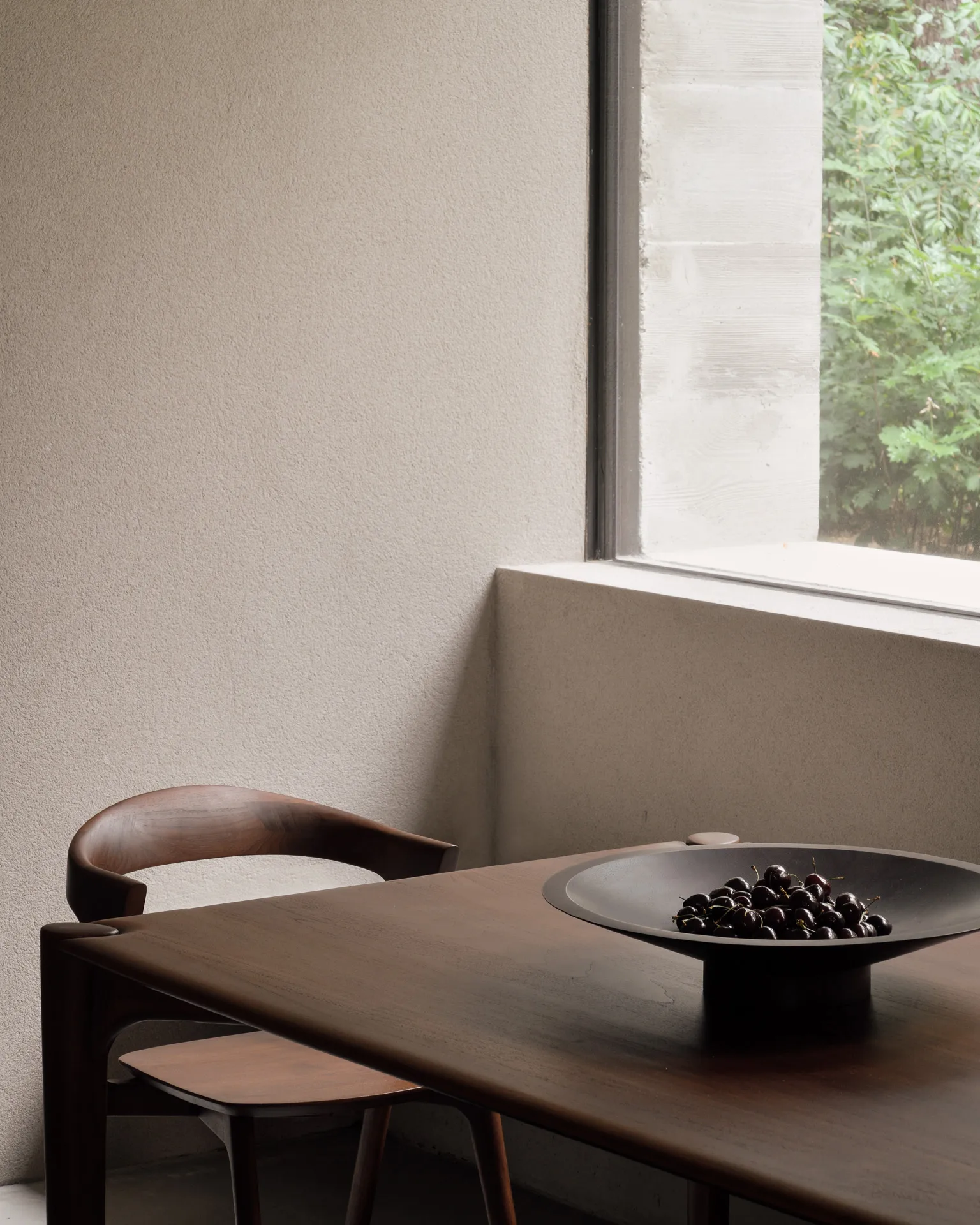 Satellite skål Ø50 cm, Lackad mahogny Ethnicraft