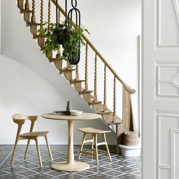 Torsion matbord - Vitpigmenterad hårdvaxolja, Ø90 cm - Ethnicraft