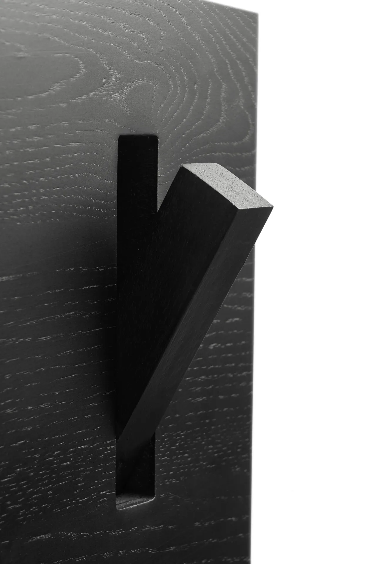 Utilitile wall hanger klädhängare, Lackad ek-black-large Ethnicraft