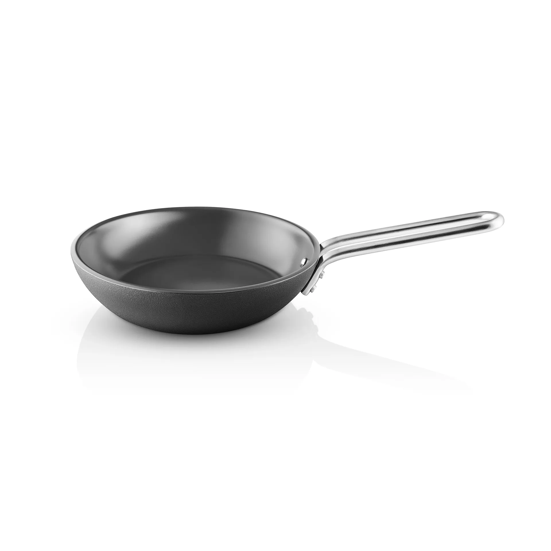 Professional Laser Titanium Slip-Let stekpanna, Black, Ø20 cm Eva Solo