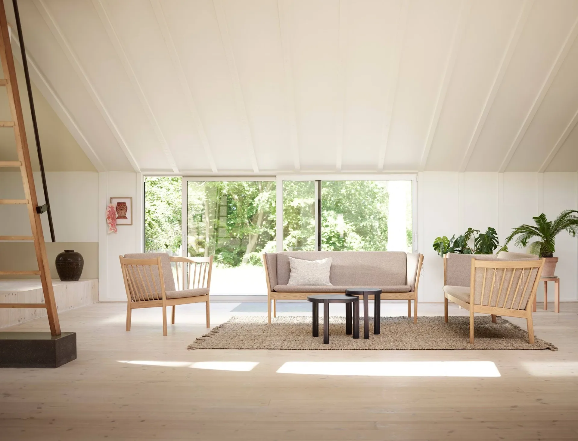 J149 soffa, Tyg brun-lackerad ek, 3-sits FDB Møbler