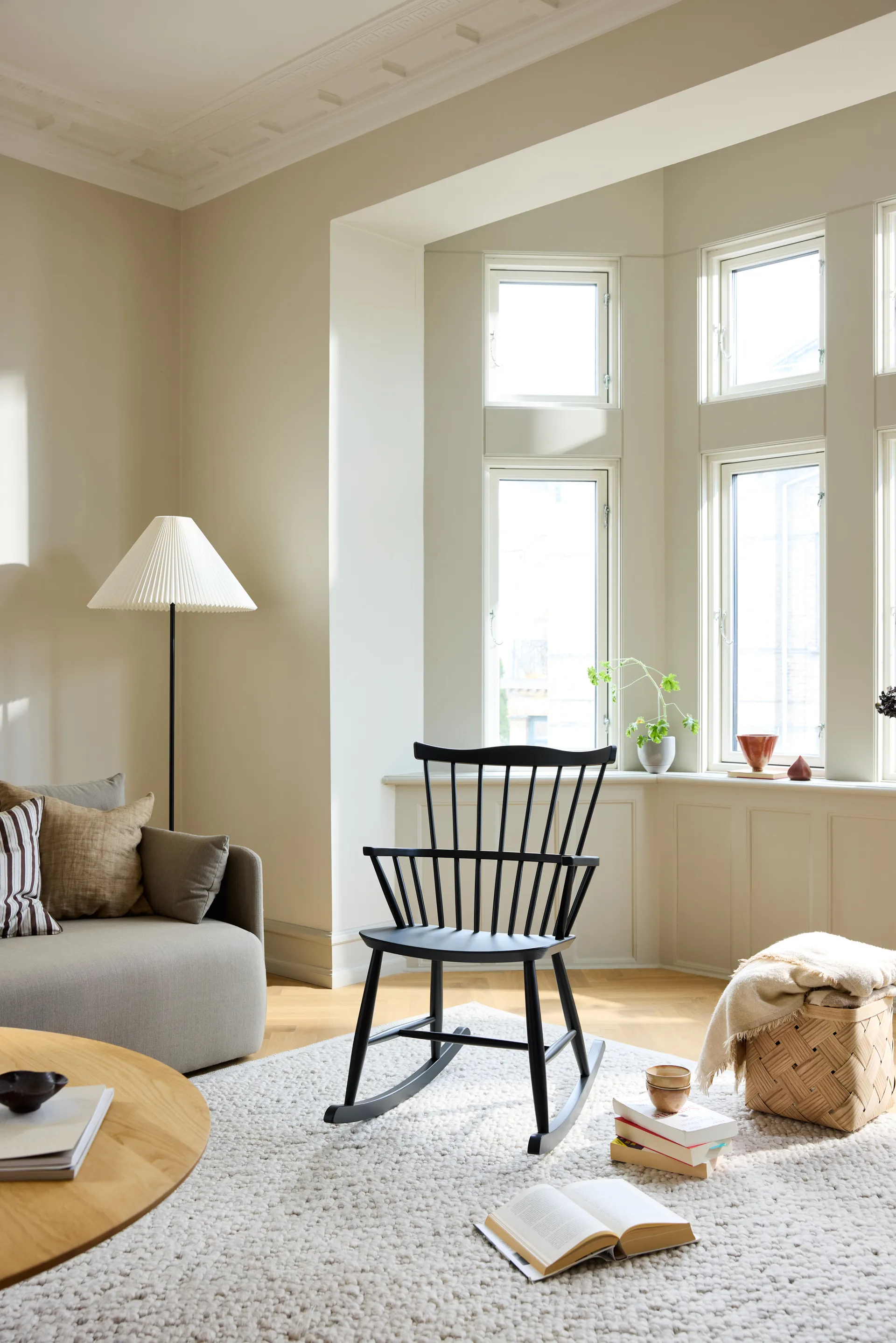 J52G gungstol, Beech Ral 9005 FDB Møbler