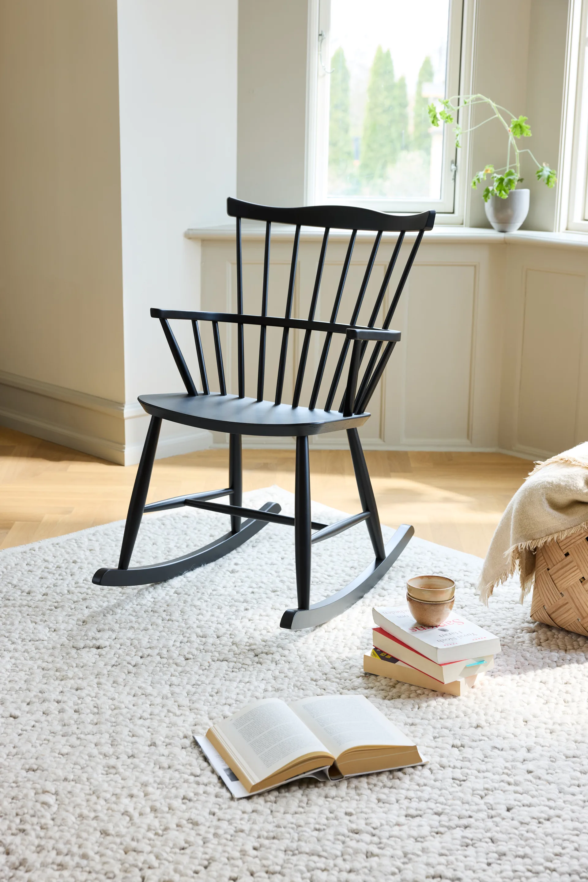 J52G gungstol, Beech Ral 9005 FDB Møbler