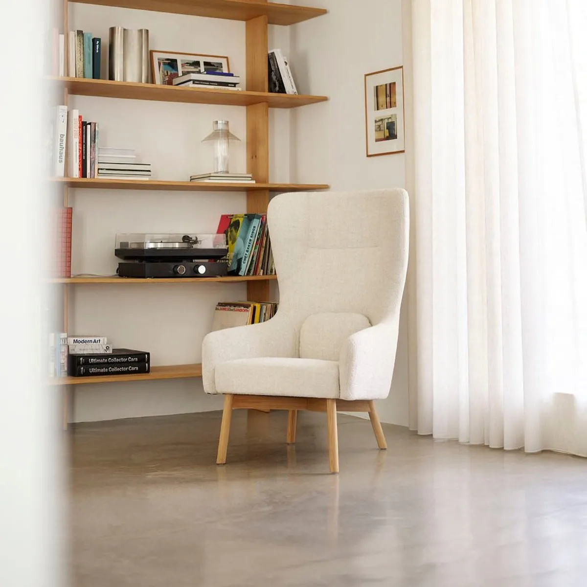 L35 Gesja Wing Chair fåtölj, Beige-lacquered oak FDB Møbler