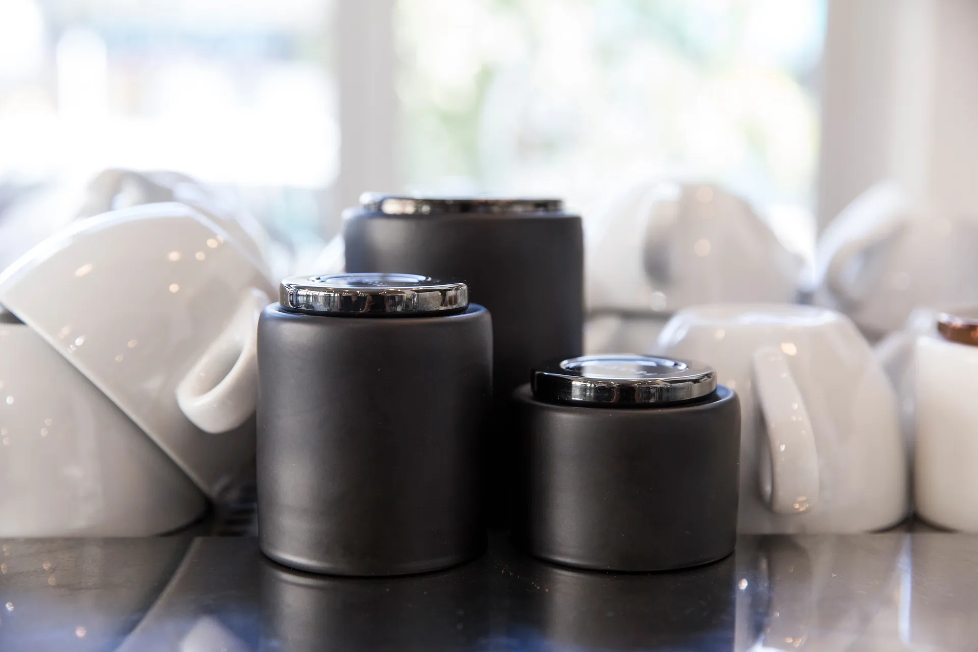 Monty Milk Arts lattemugg 32,5 cl, Black Fellow