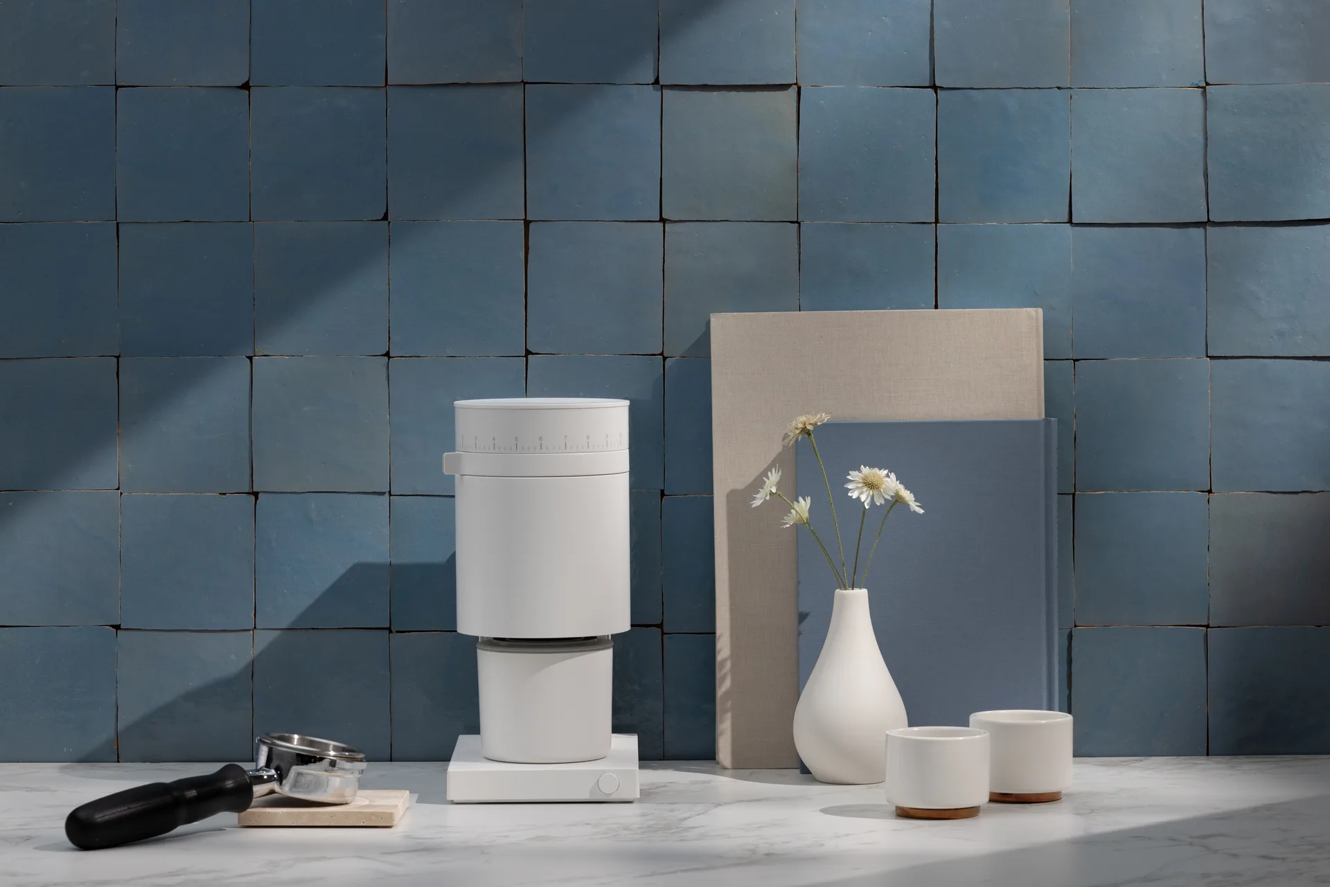 Opus Conical Burr elektrisk kaffekvarn, Matte white Fellow