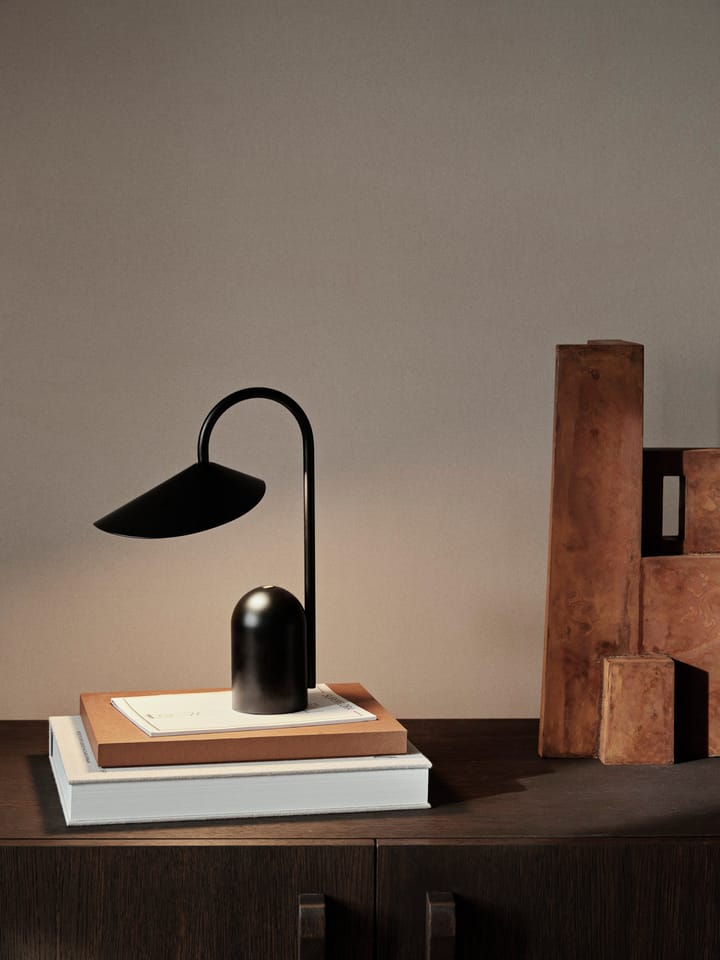 Arum portabel lampa - Black - ferm LIVING