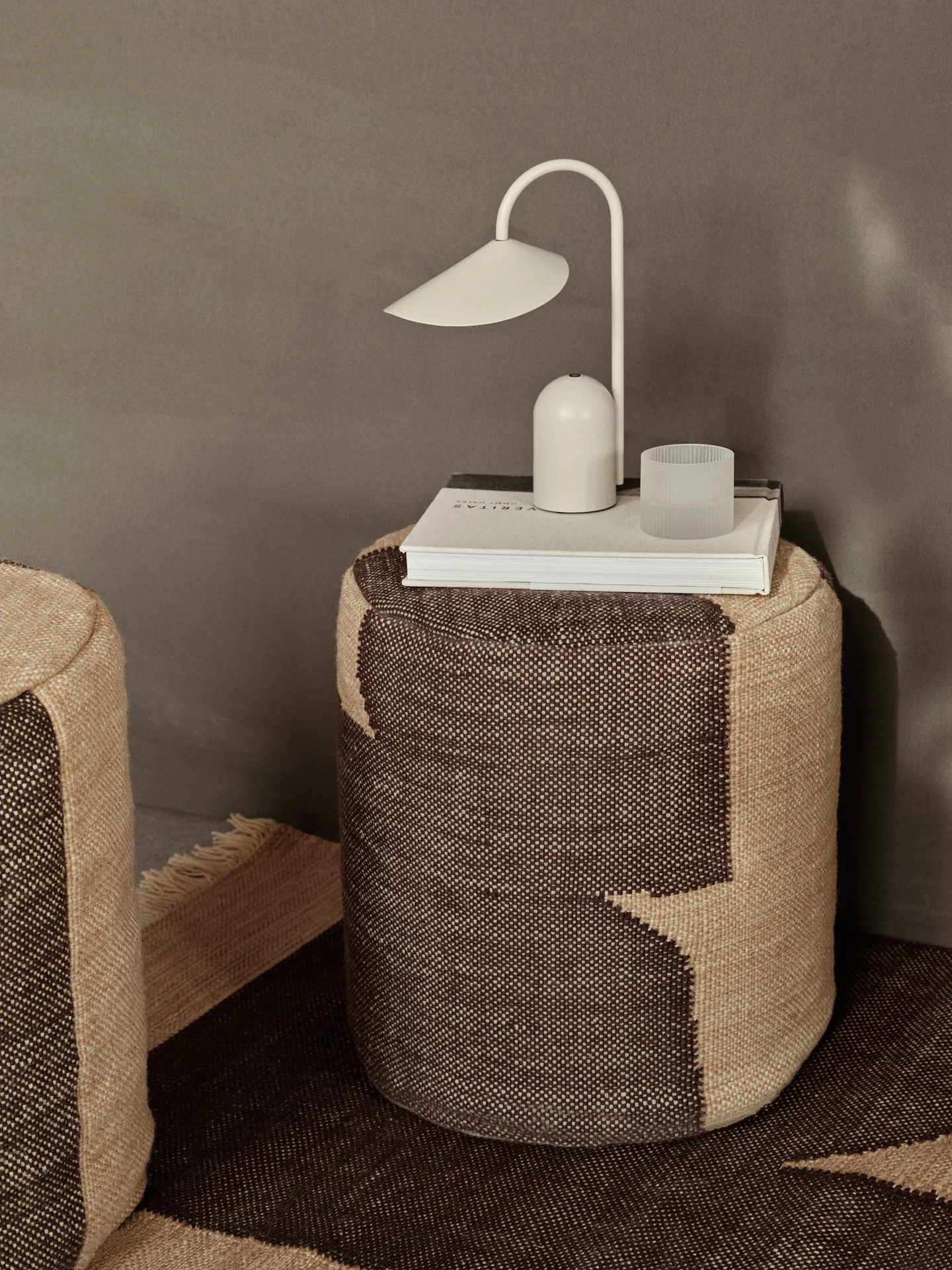 Arum portabel lampa, Cashmere Ferm Living