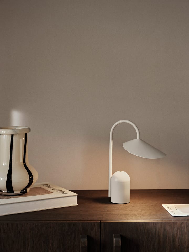 Arum portabel lampa - Cashmere - ferm LIVING
