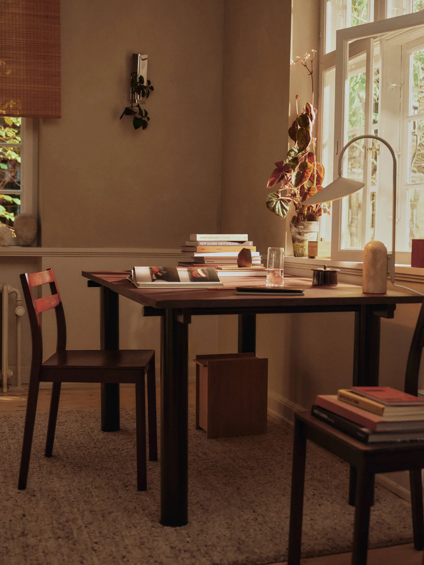 Atura matbord, Dark chocolate-burgundy, 90x160 cm Ferm Living