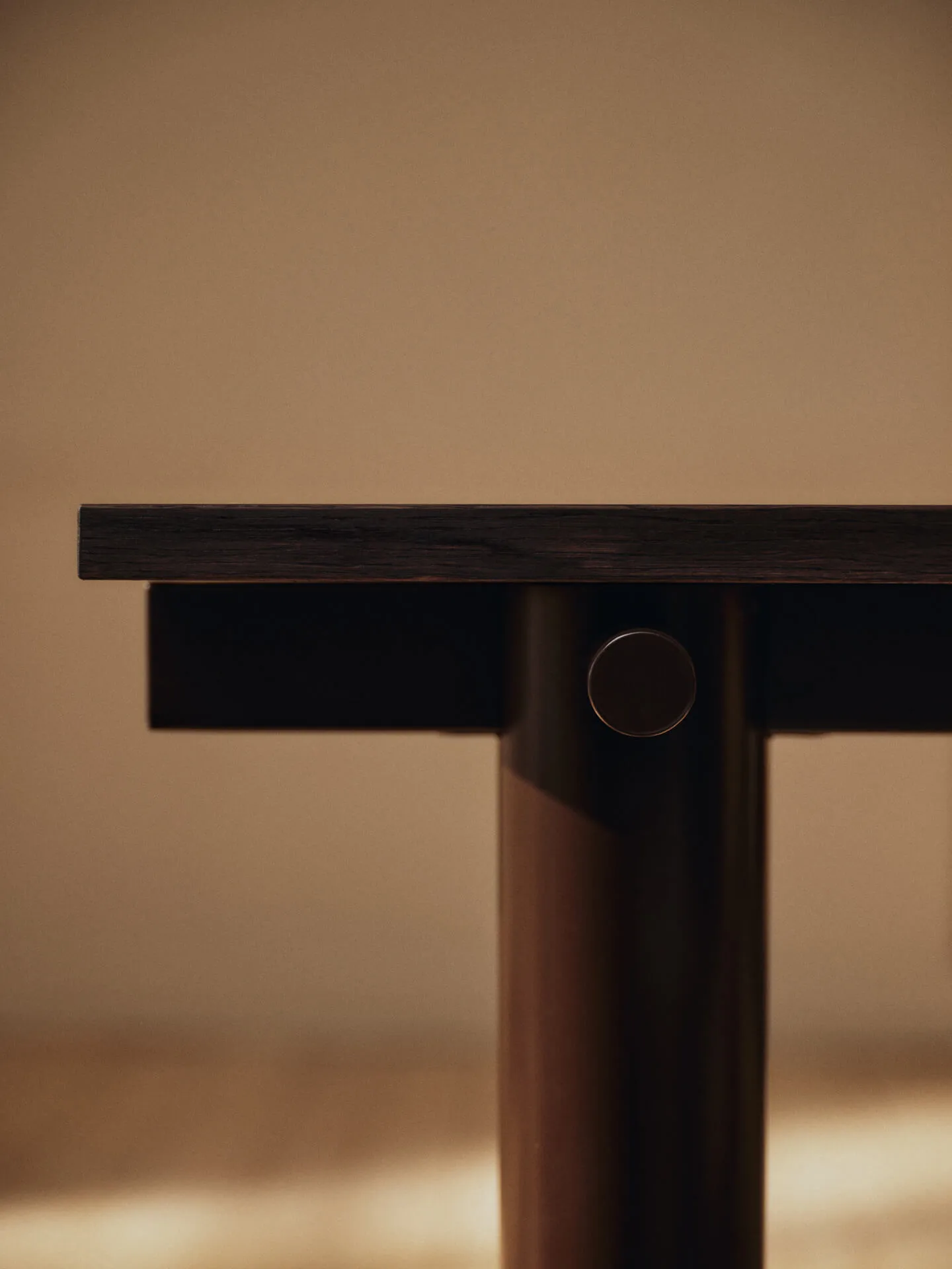 Atura matbord, Dark chocolate-mörkbetsad ek, 90x200 cm Ferm Living