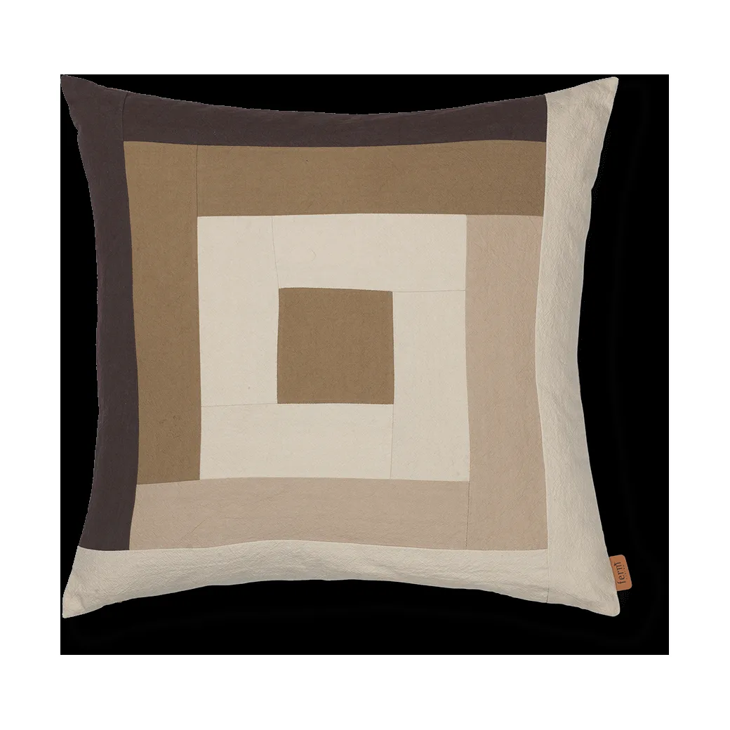 ferm LIVING Border patchwork kuddfodral 50x50 cm Coffee-dark sand