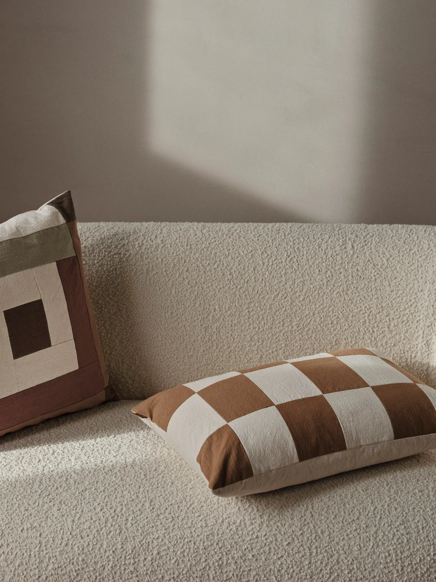Border patchwork kuddfodral 50x50 cm, Dark sage-red brown Ferm Living