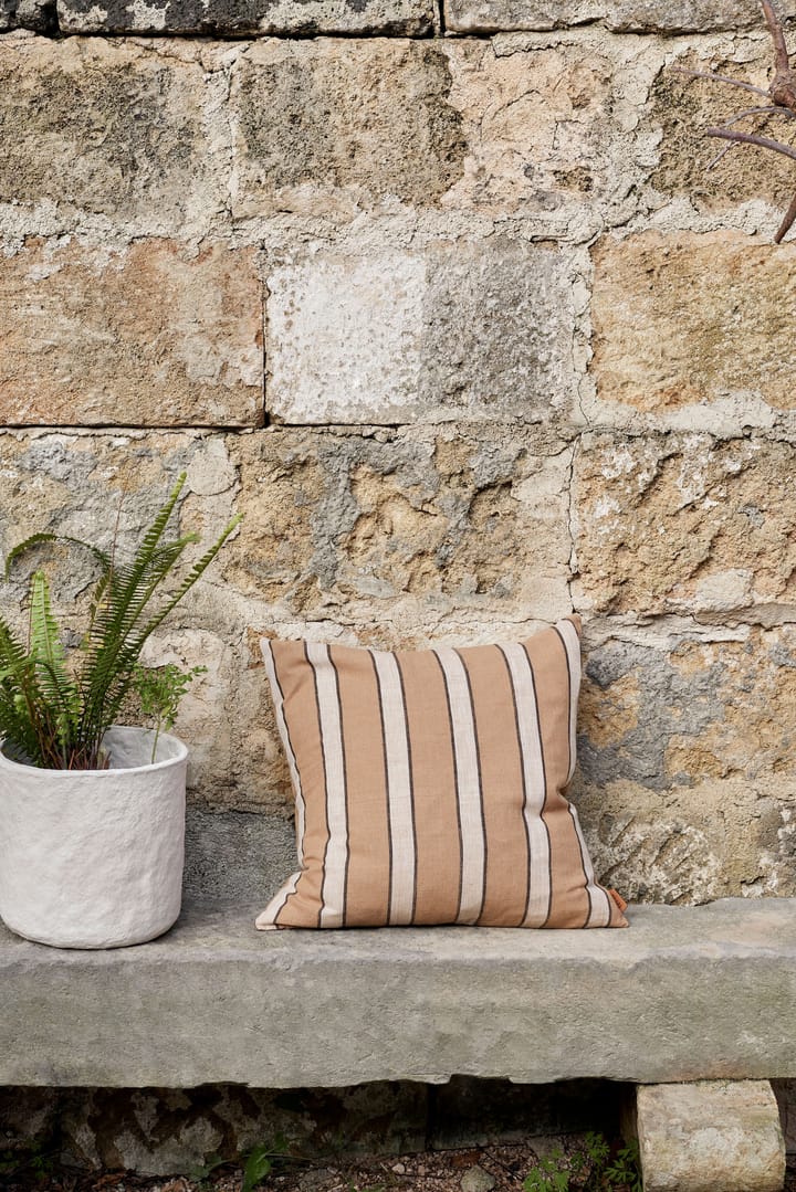 Brown kudde 50x50 cm, Stripe Ferm Living