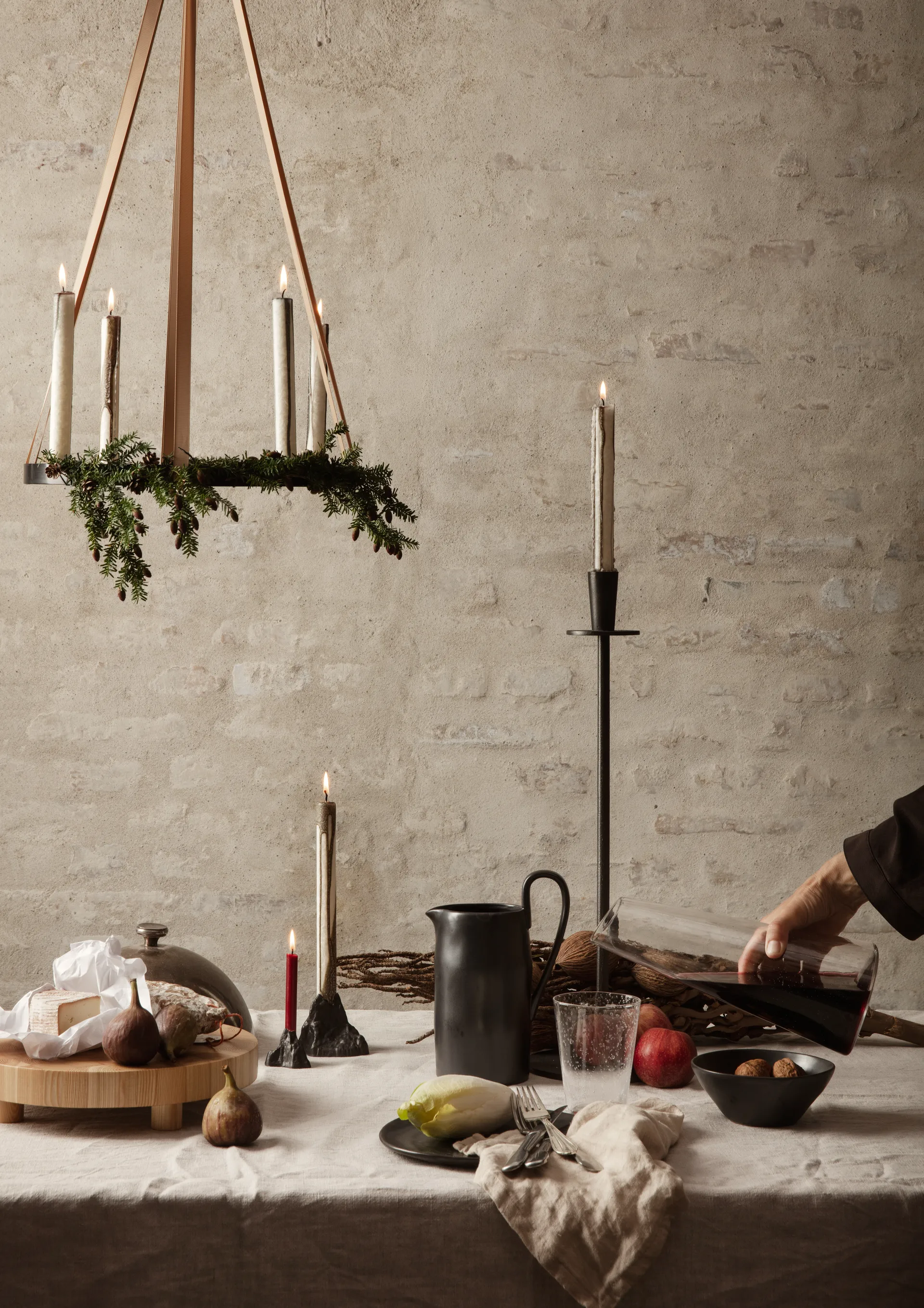 Circle svart mässing ljusstake, stor inkl. upphängning Ferm Living