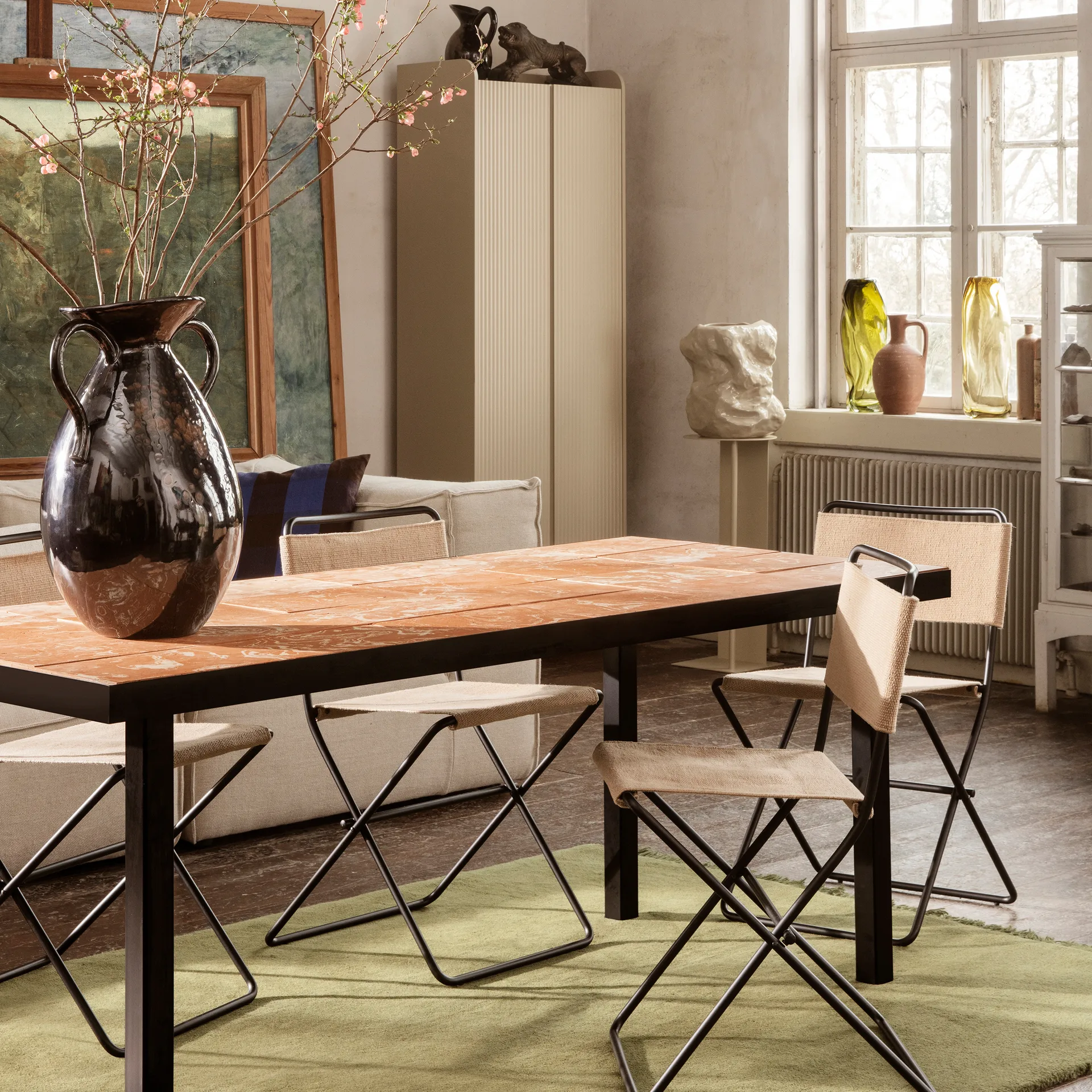 Desert matstol, Black-sand Ferm Living