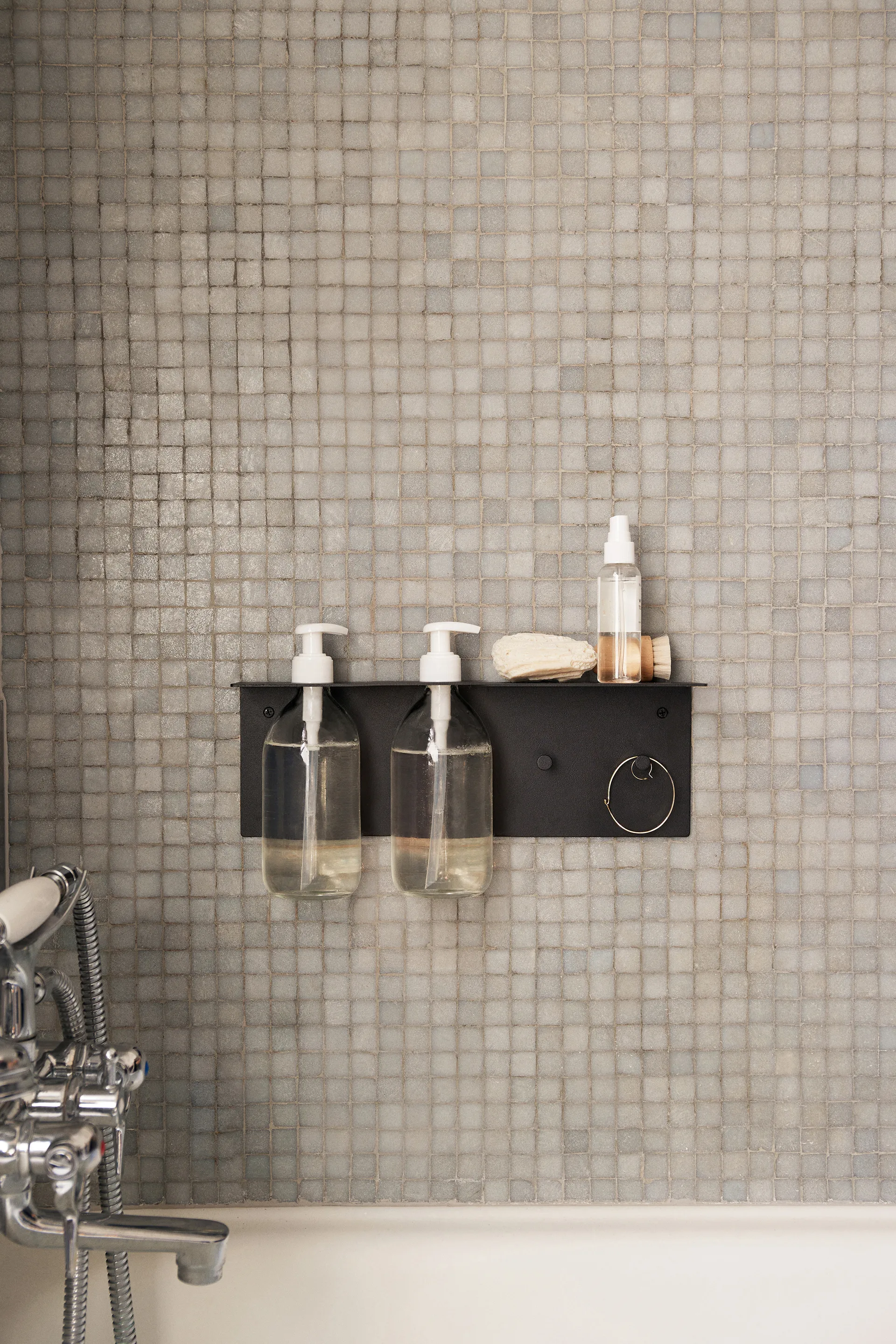 Dora badrumshylla, Black Ferm Living