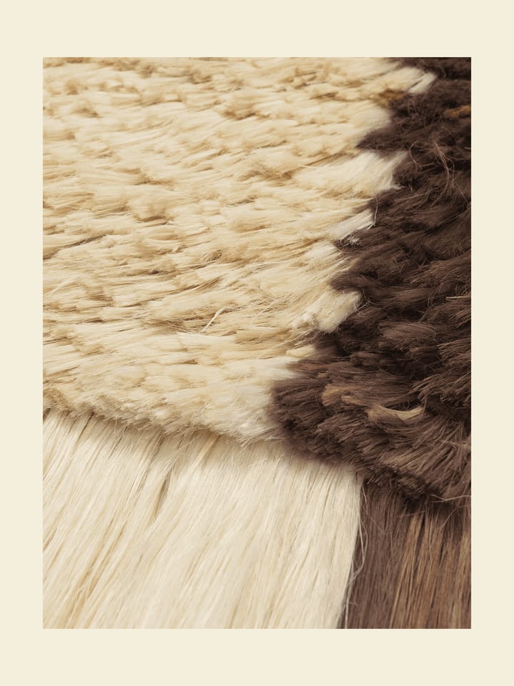 Edge Wall Rug väggbonad 50x110 cm - Off-white-Coffee - ferm LIVING