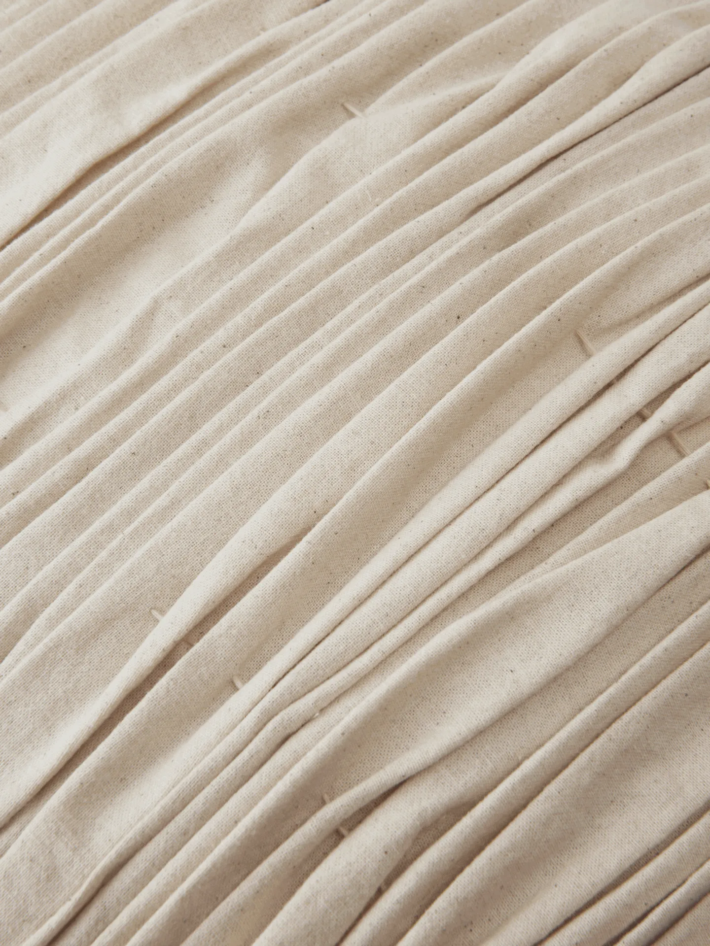 Falda smocked bolster cylinderkudde, Undyed Ferm Living