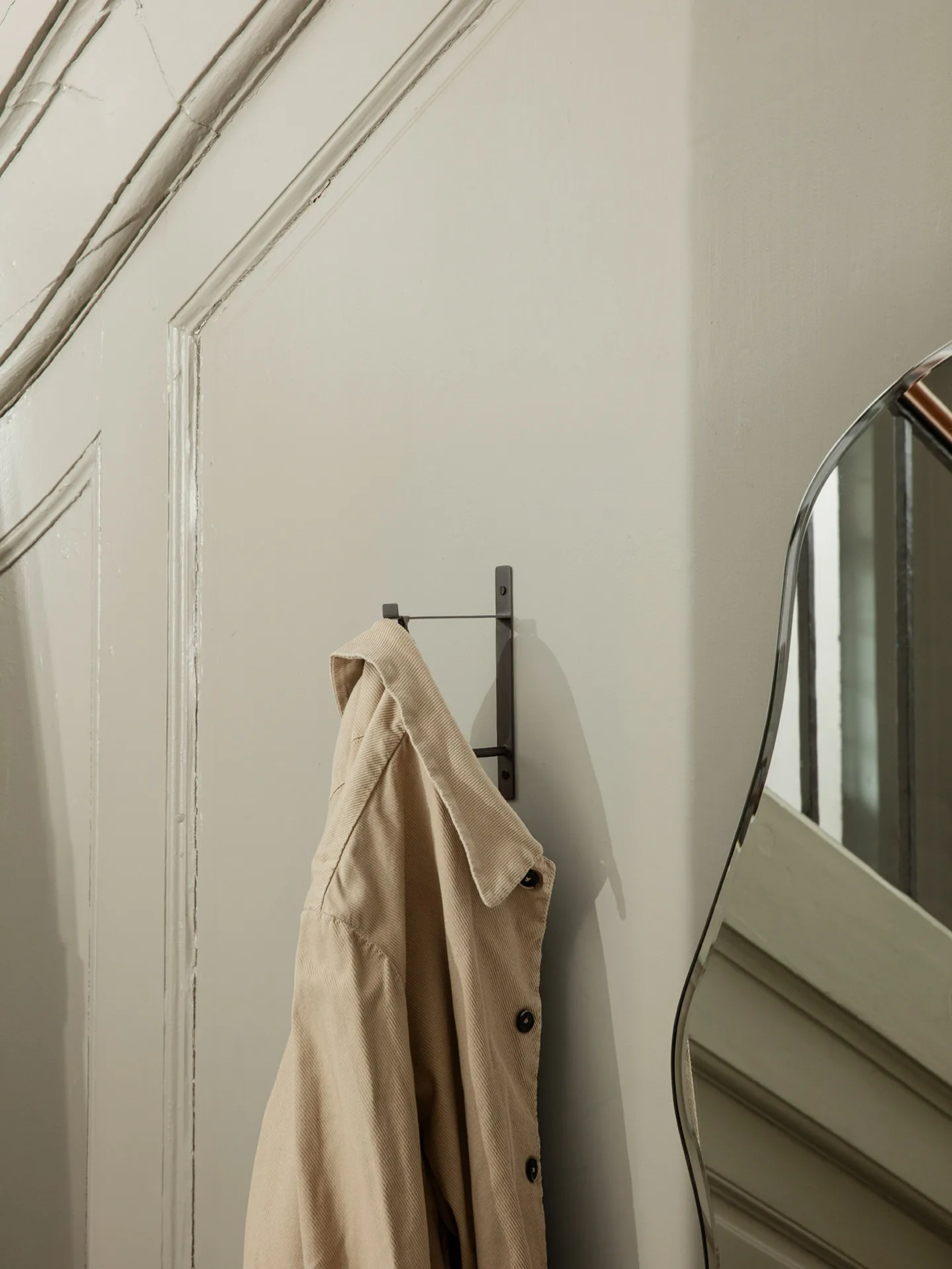 Ferm Living klädhängare, Black Brass (svart) Ferm Living