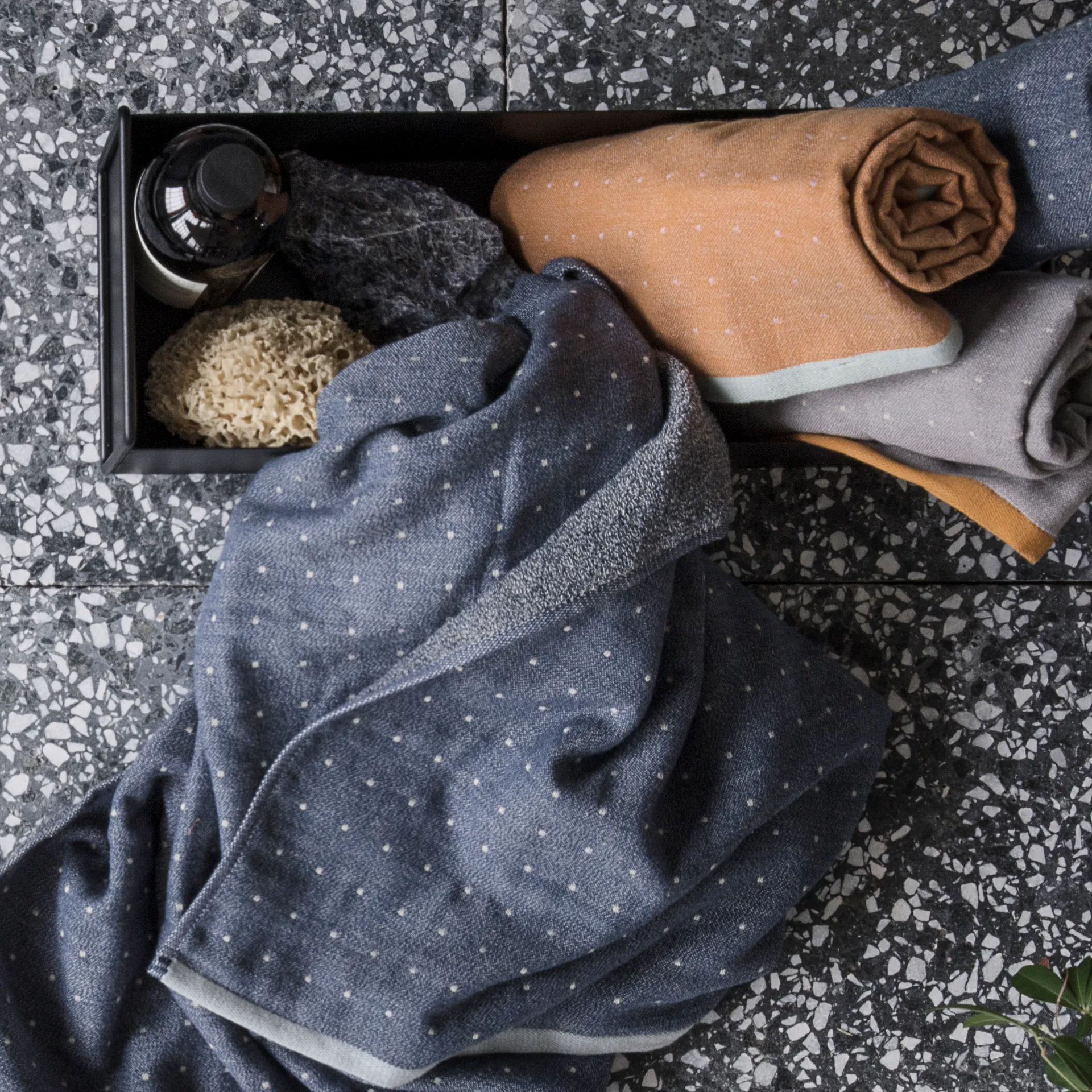 Ferm Living plant box small, svart Ferm Living