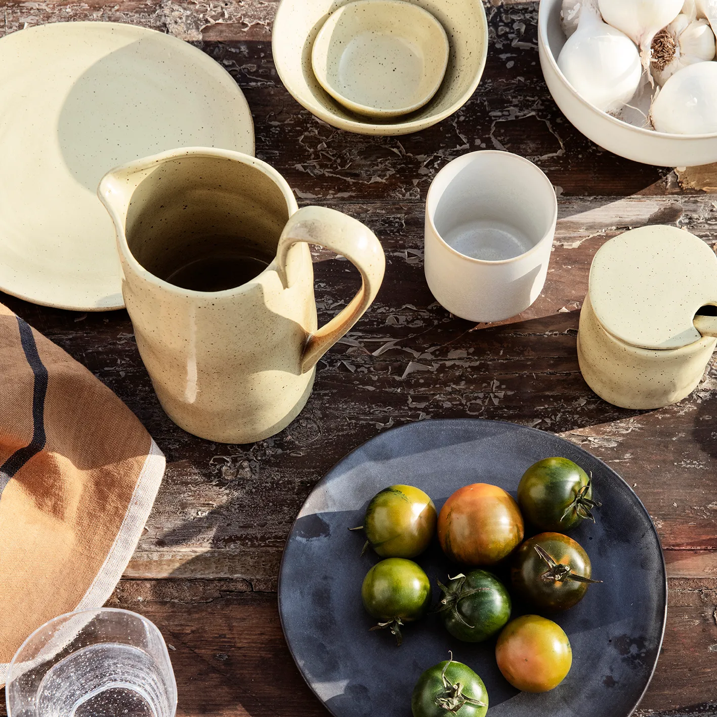 Flow tallrik 22 cm, Gulspräcklig Ferm Living