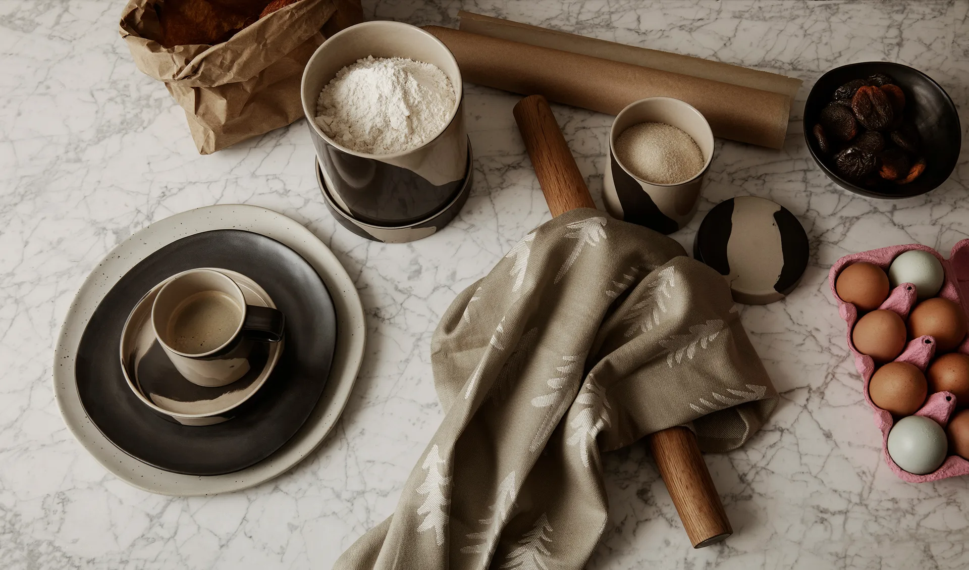 Flow tallrik 27 cm, Off-white speckle Ferm Living