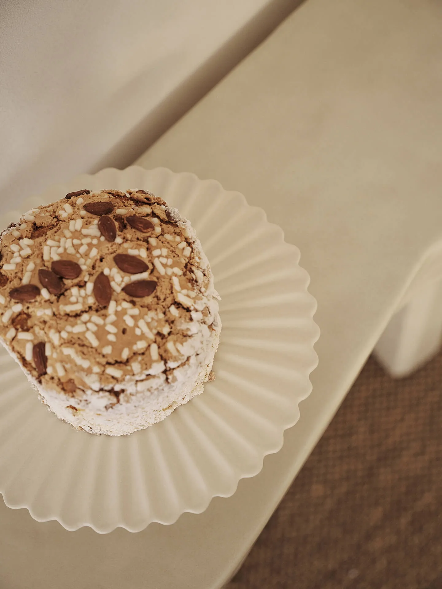 Fountain tårtfat Ø31 cm, Off white Ferm Living