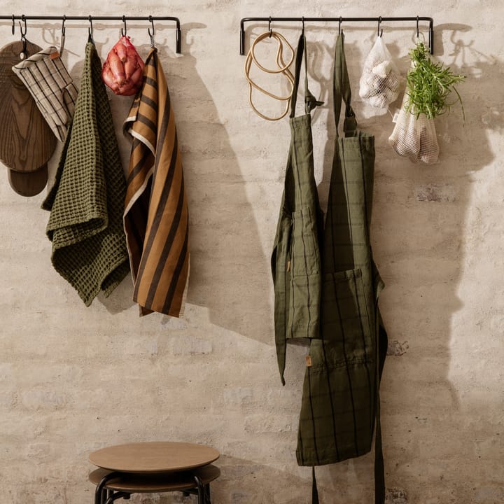 Hale barnförkläde - Green-black - Ferm LIVING