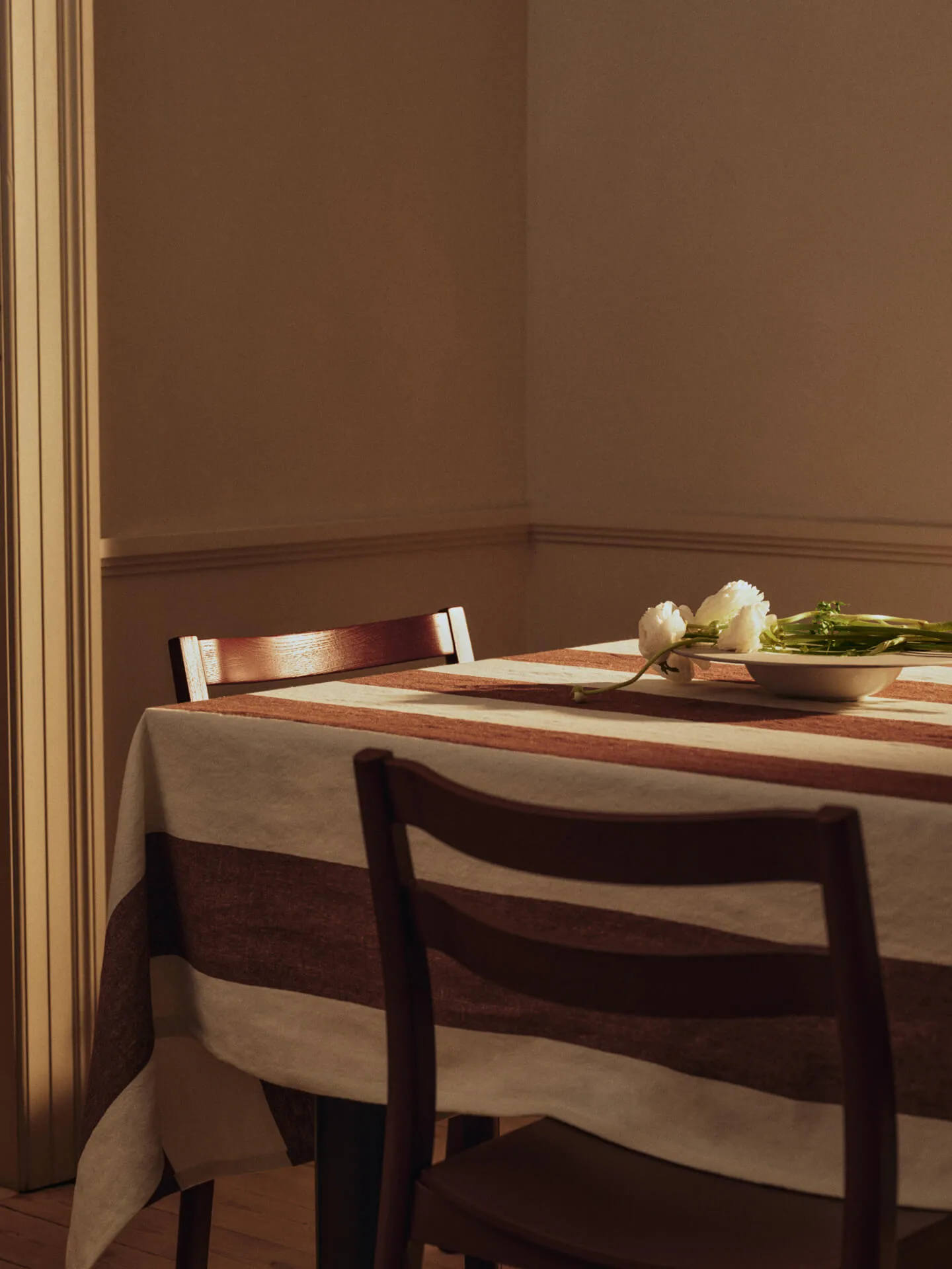 Hale bordsduk, Chestnut-frosted lime, 150x240 cm Ferm Living